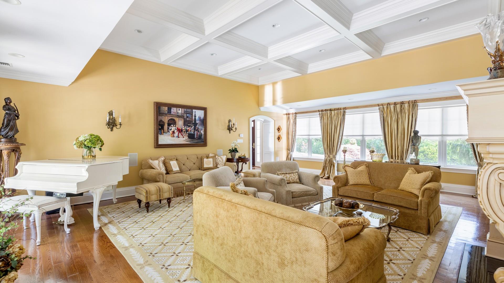 46 Morgan Drive, Old Westbury, NY 11568