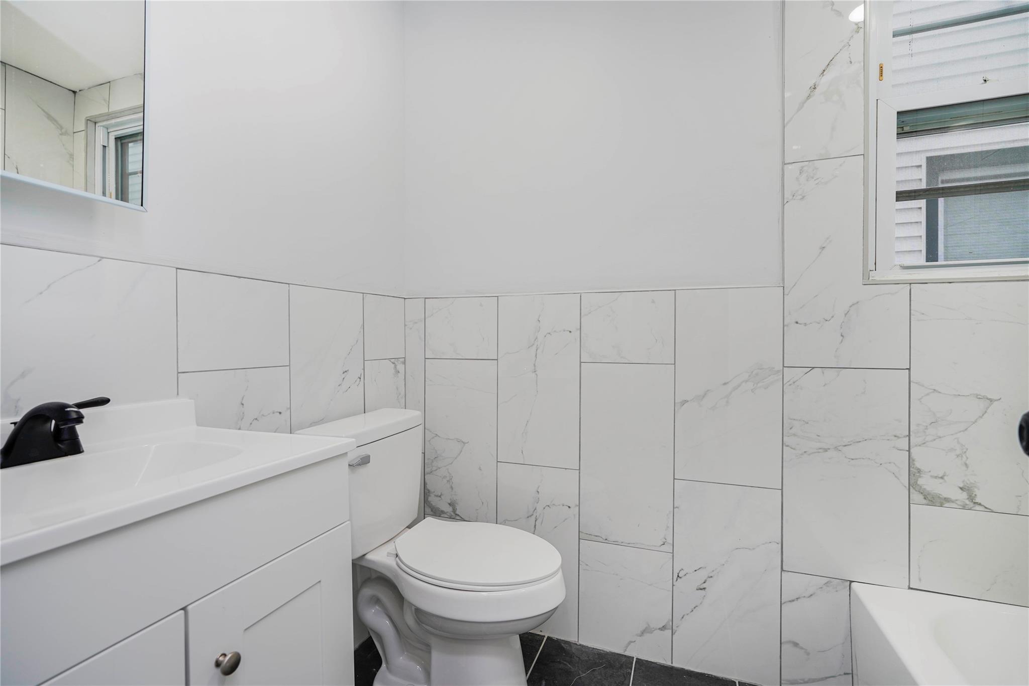 82 Maryland Avenue, Staten Island, NY 10305