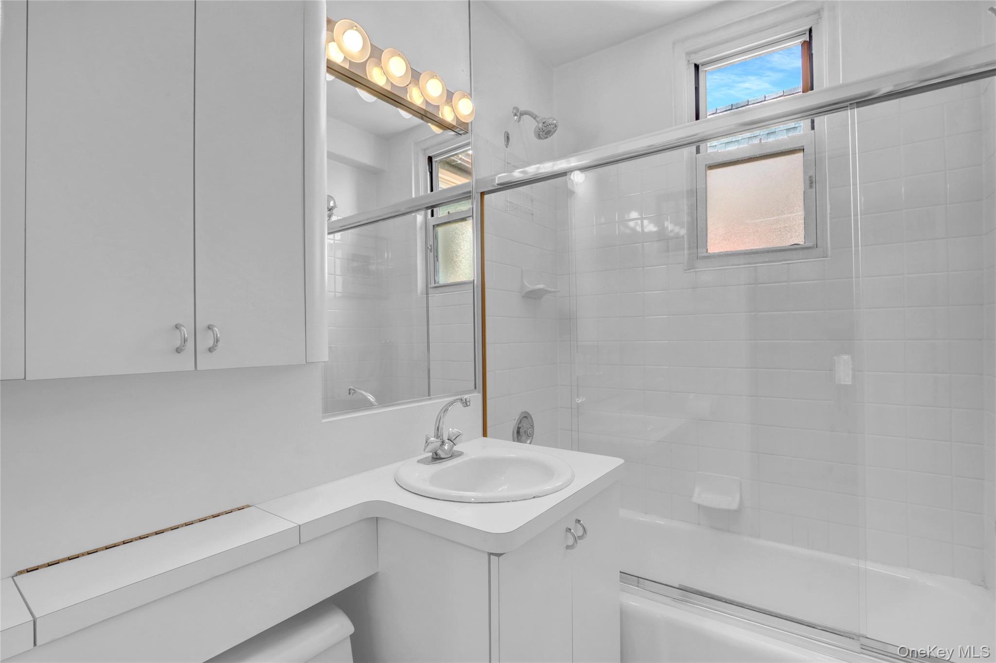 120 Morris Avenue # B17, Rockville Centre, NY 11570