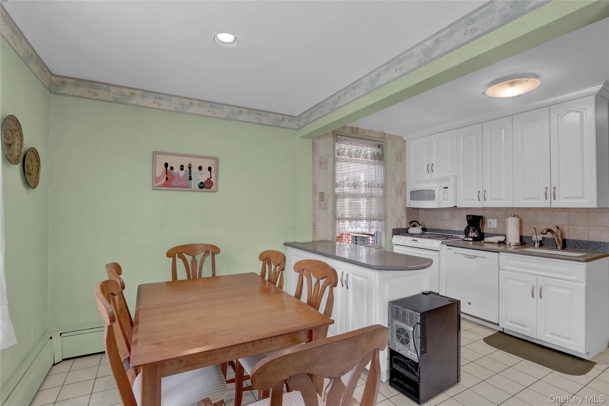 120 Morris Avenue # B17, Rockville Centre, NY 11570