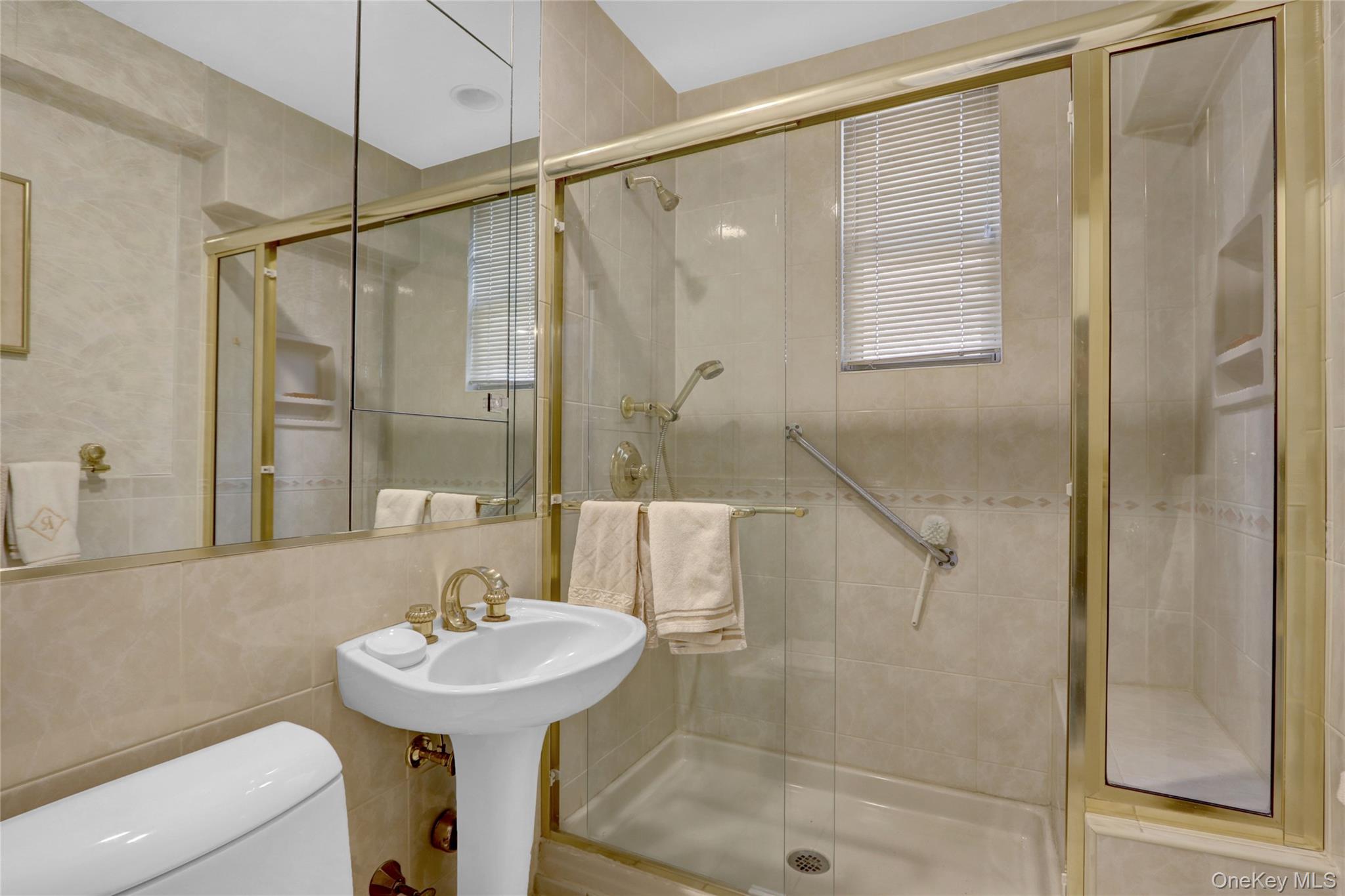 120 Morris Avenue # B17, Rockville Centre, NY 11570