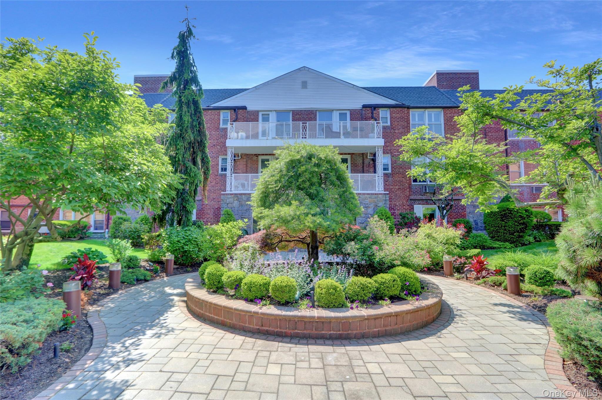 120 Morris Avenue # B17, Rockville Centre, NY 11570