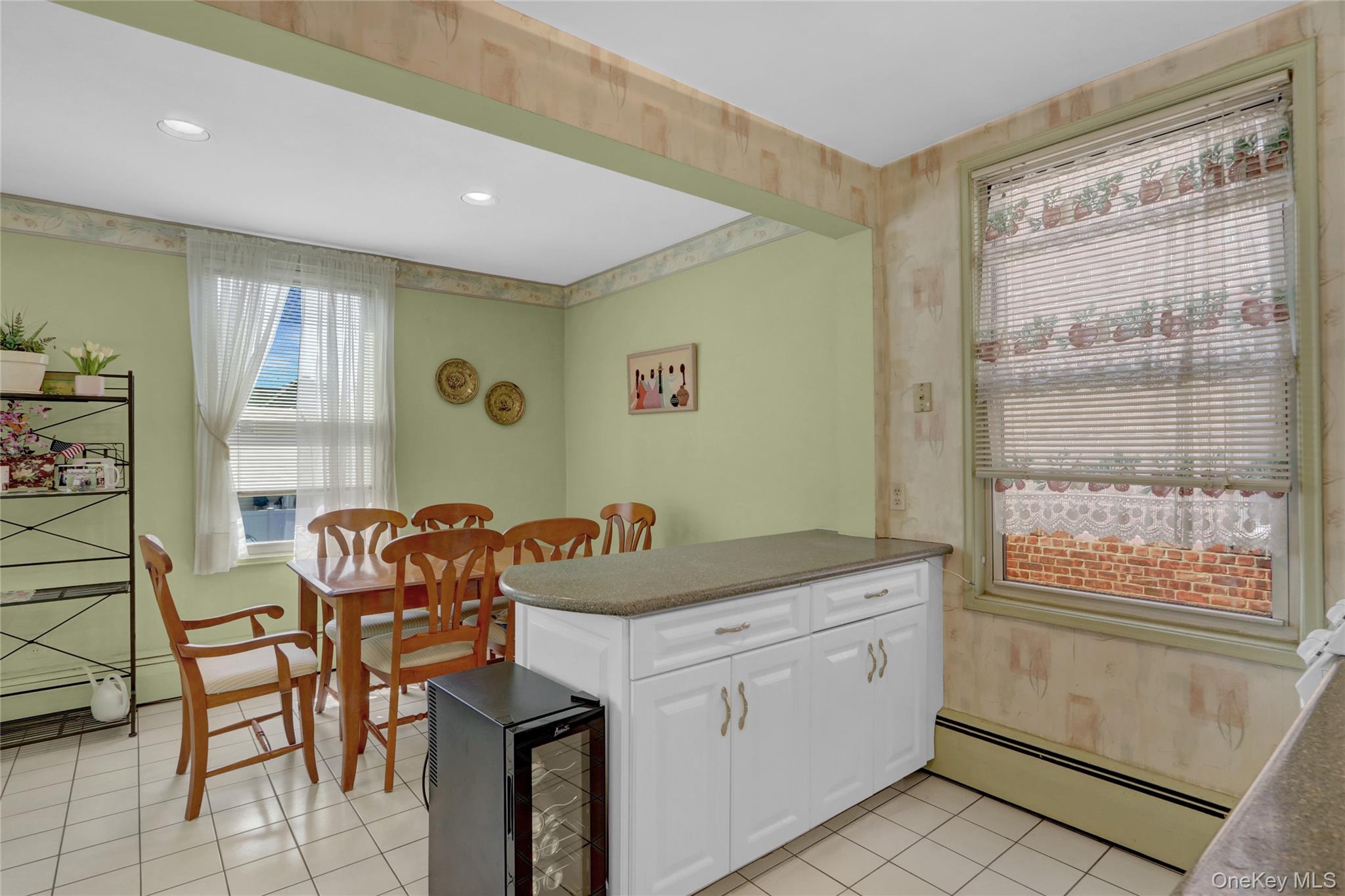 120 Morris Avenue # B17, Rockville Centre, NY 11570