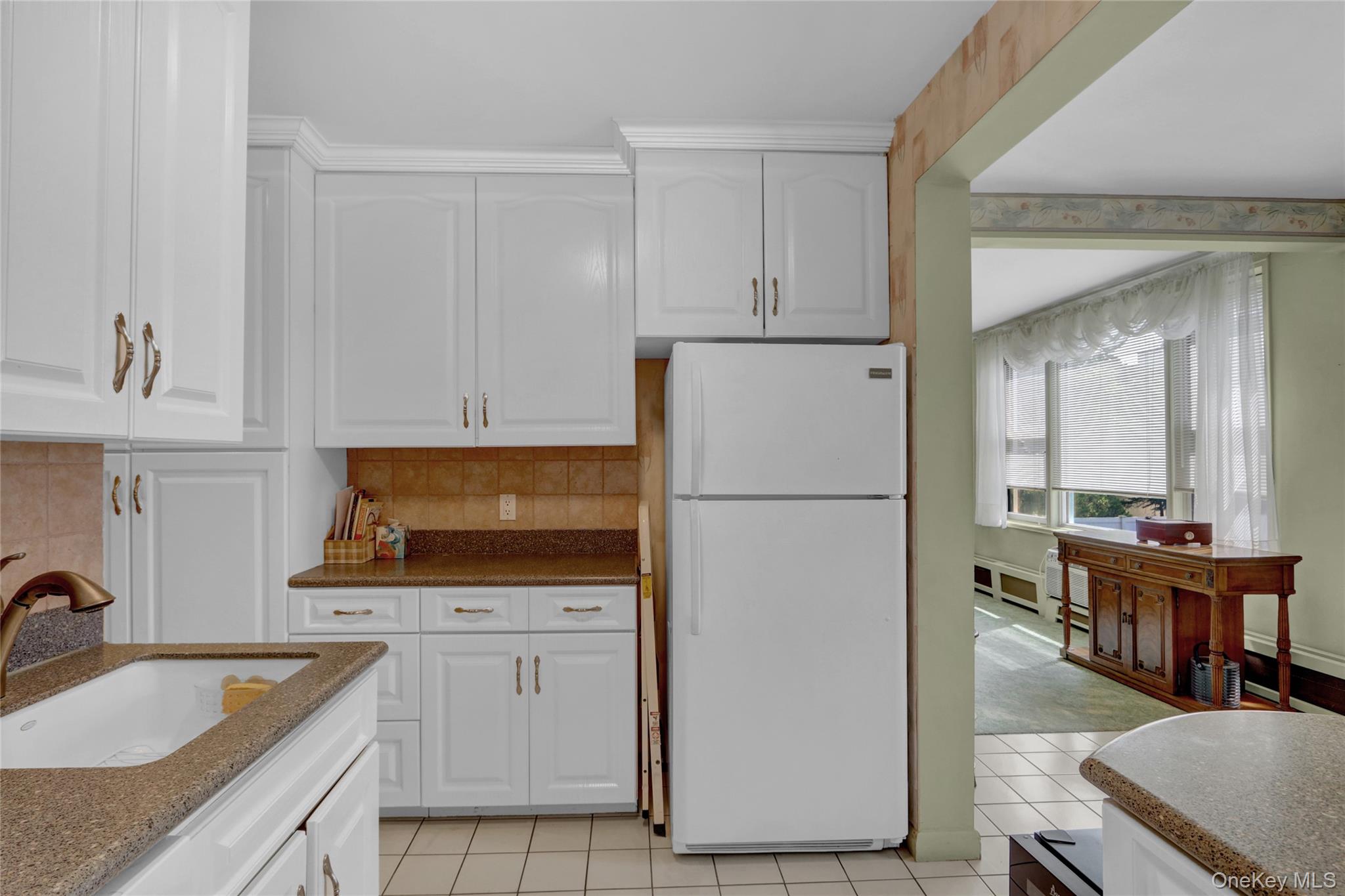 120 Morris Avenue # B17, Rockville Centre, NY 11570