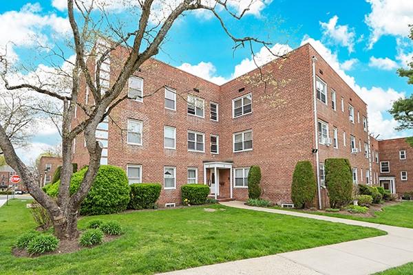 2 Edwards Street # 3 B, Roslyn Heights, NY 11577