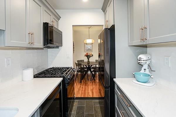 2 Edwards Street # 3 B, Roslyn Heights, NY 11577