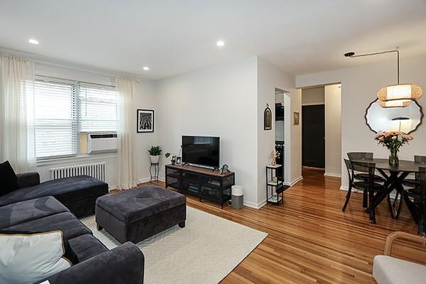2 Edwards Street # 3 B, Roslyn Heights, NY 11577