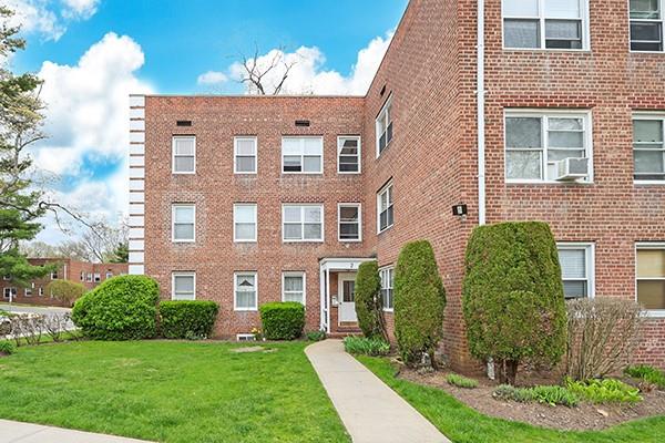 2 Edwards Street # 3 B, Roslyn Heights, NY 11577