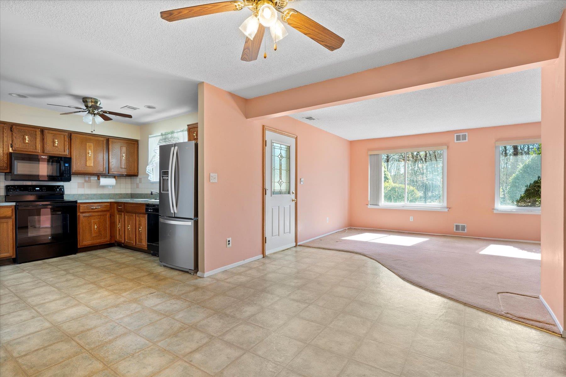 208 Springmeadow Drive # B, Holbrook, NY 11741