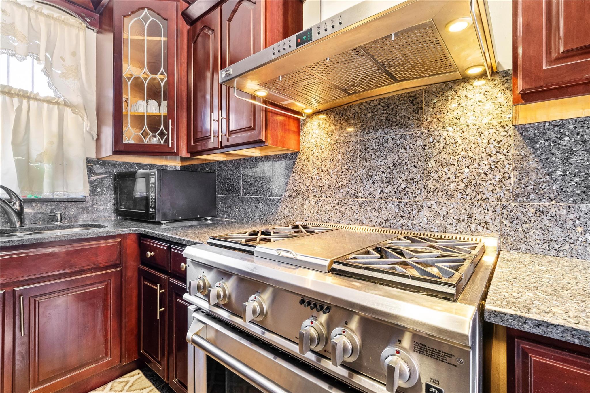 430 Turneur Avenue, Bronx, NY 10473