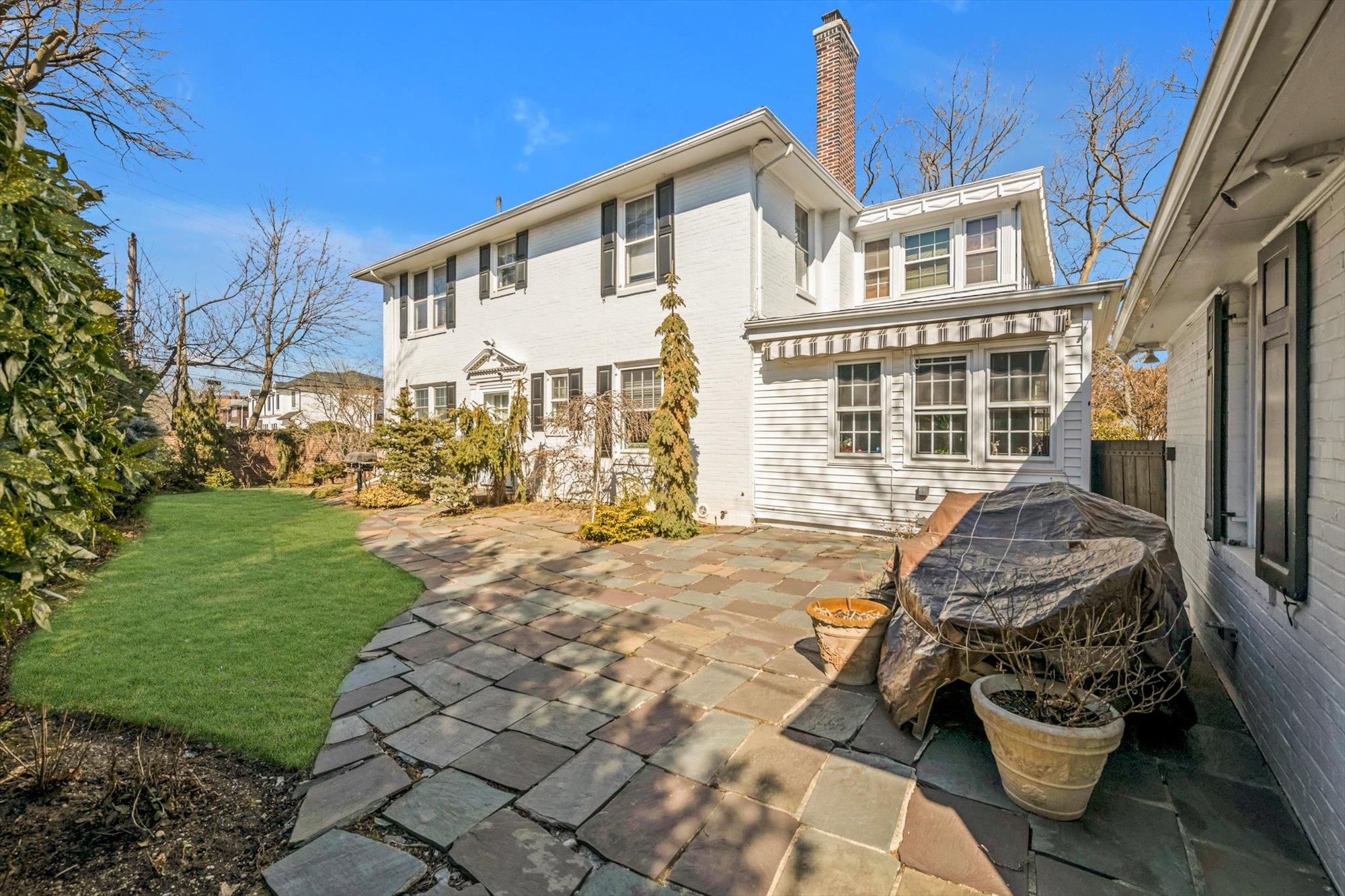 9 Lotus Street, Cedarhurst, NY 11516