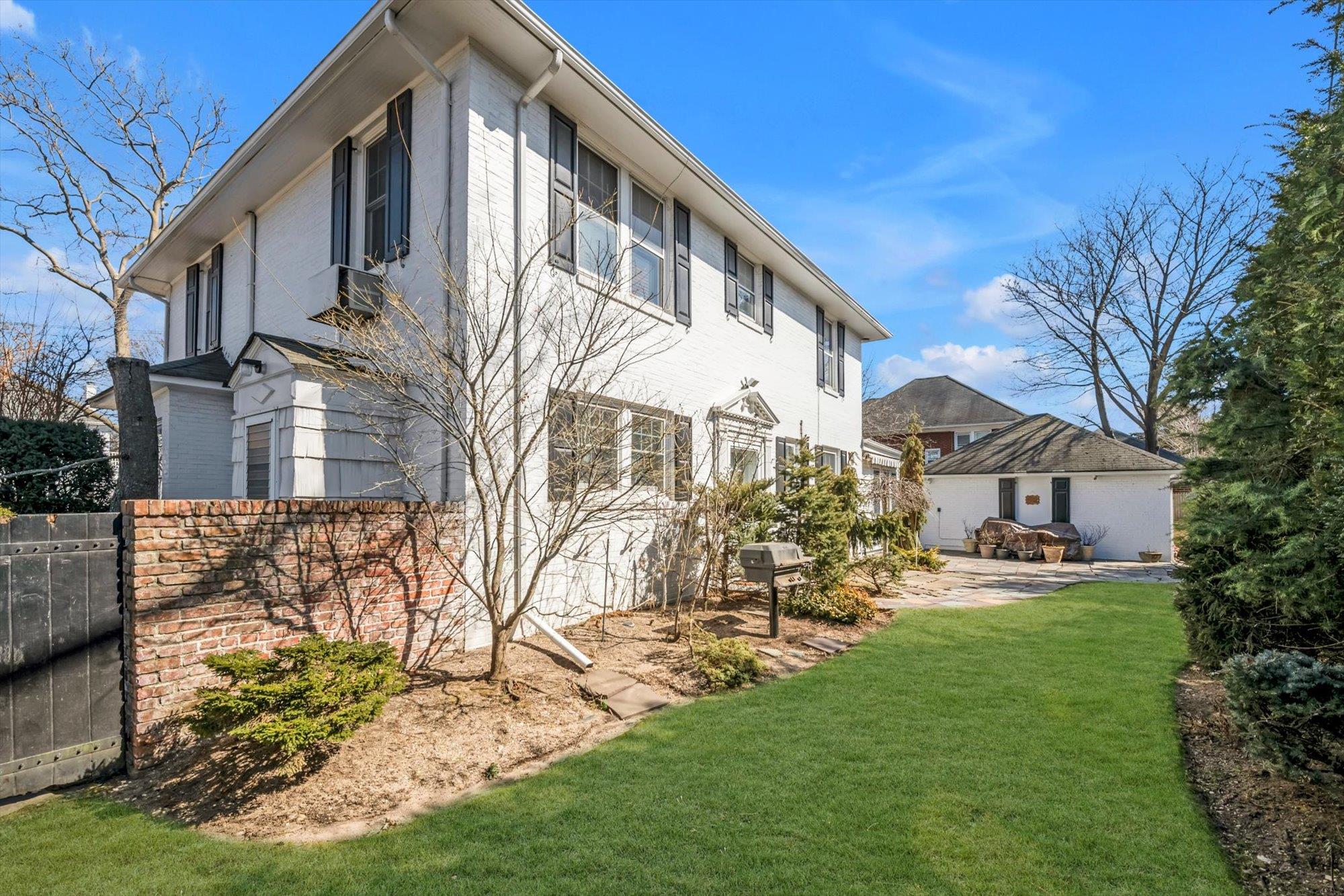 9 Lotus Street, Cedarhurst, NY 11516