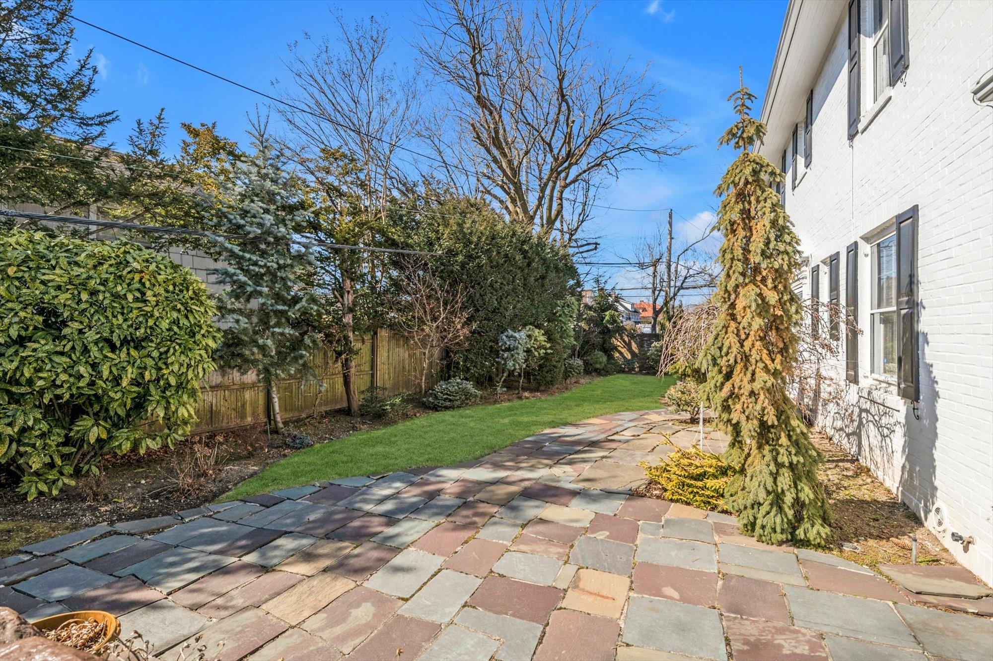 9 Lotus Street, Cedarhurst, NY 11516