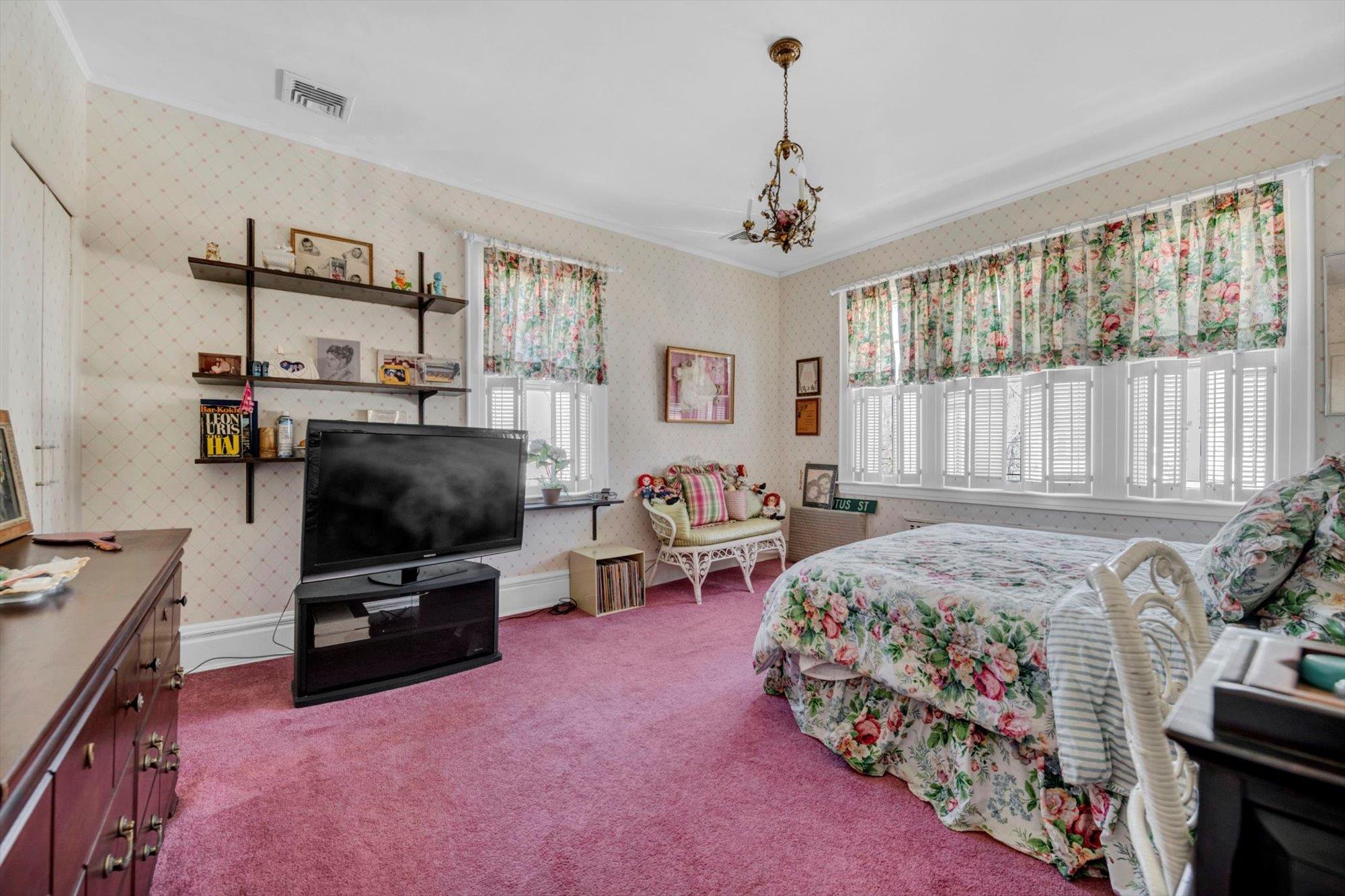 9 Lotus Street, Cedarhurst, NY 11516