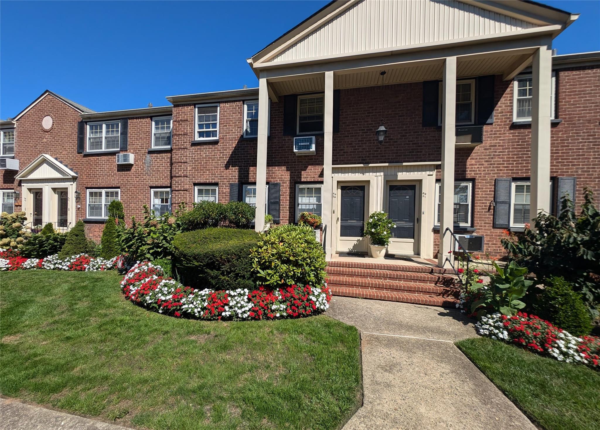 69-29 213 Street # A, Bayside, NY 11364