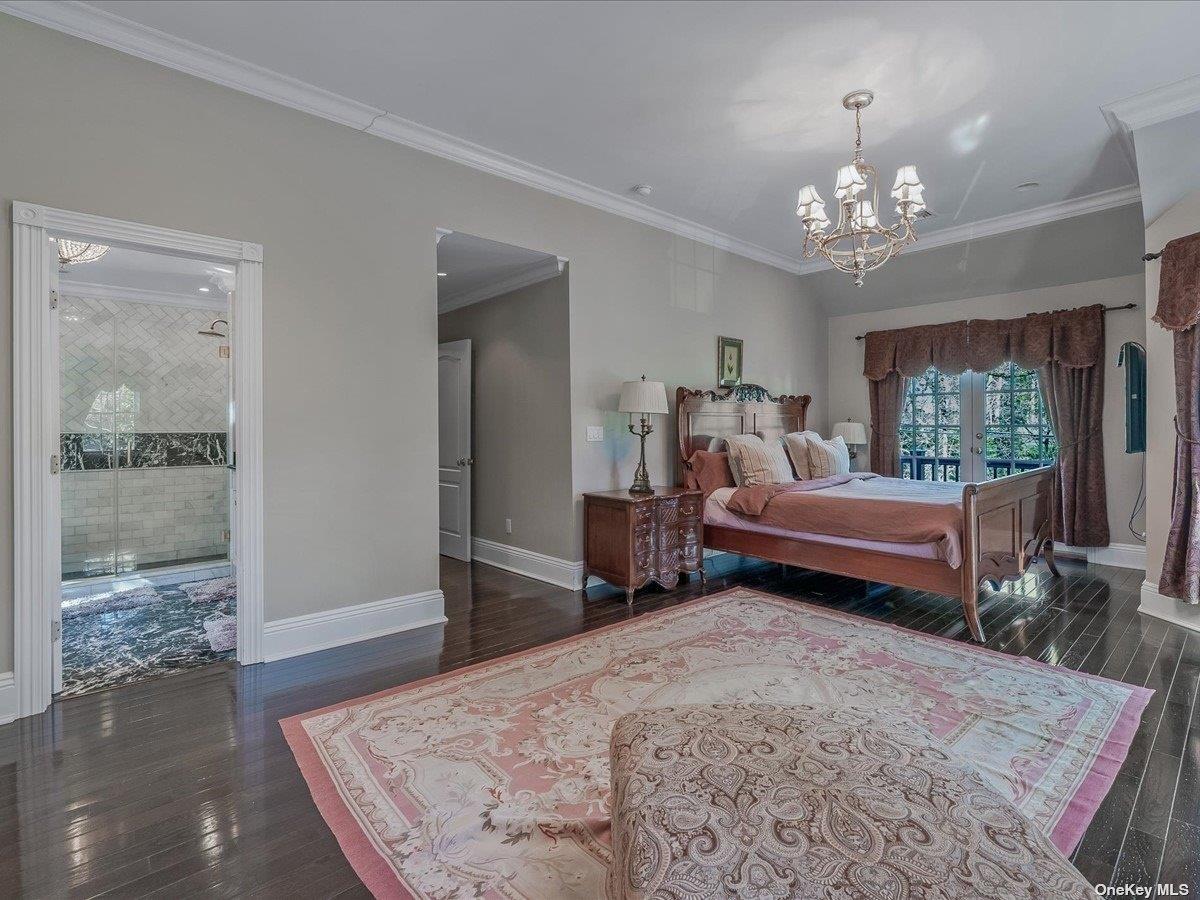 7 The Locusts, Roslyn Estates, NY 11576