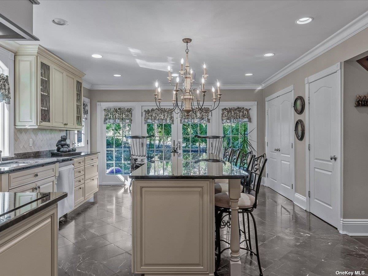 7 The Locusts, Roslyn Estates, NY 11576