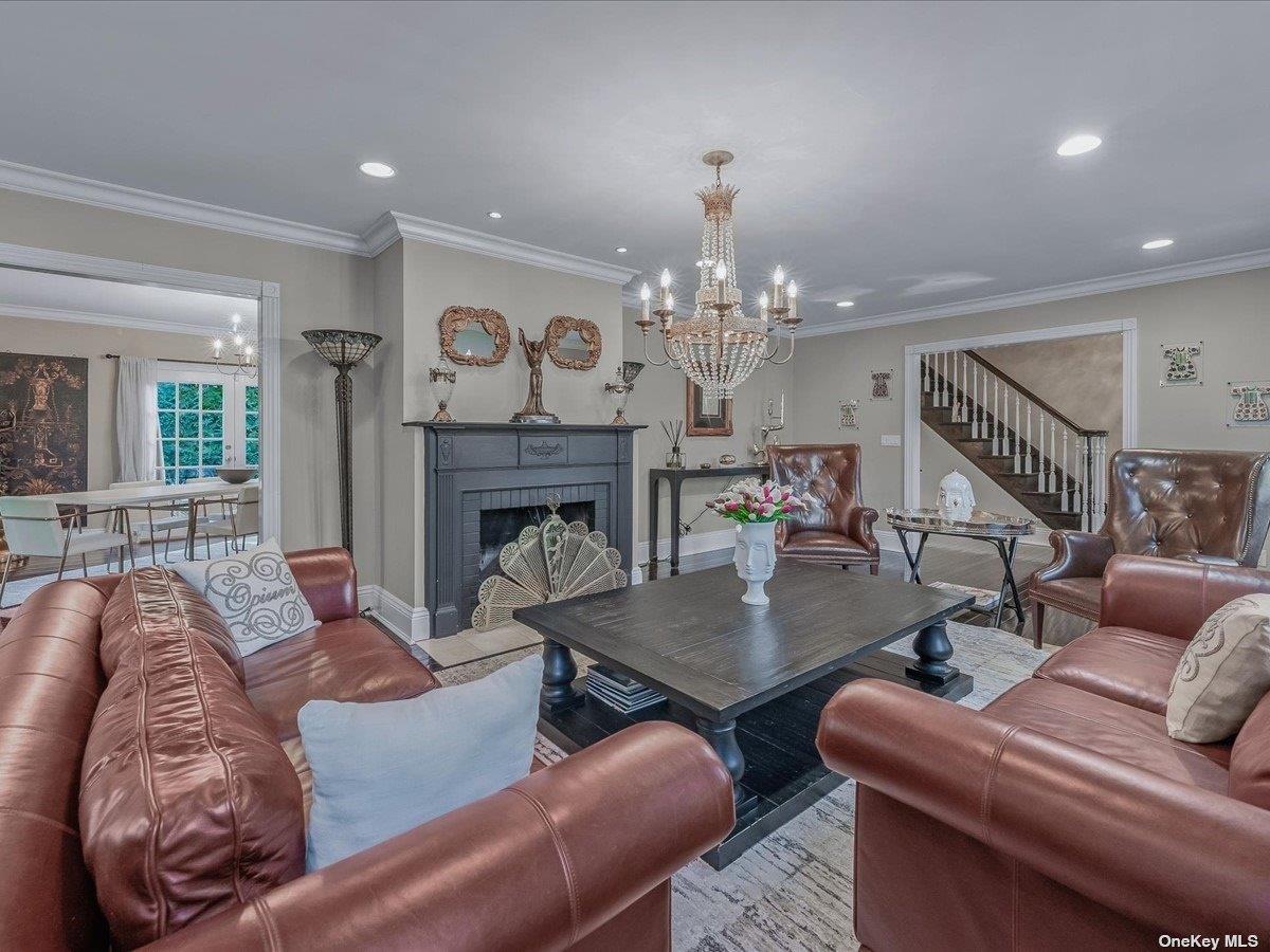 7 The Locusts, Roslyn Estates, NY 11576