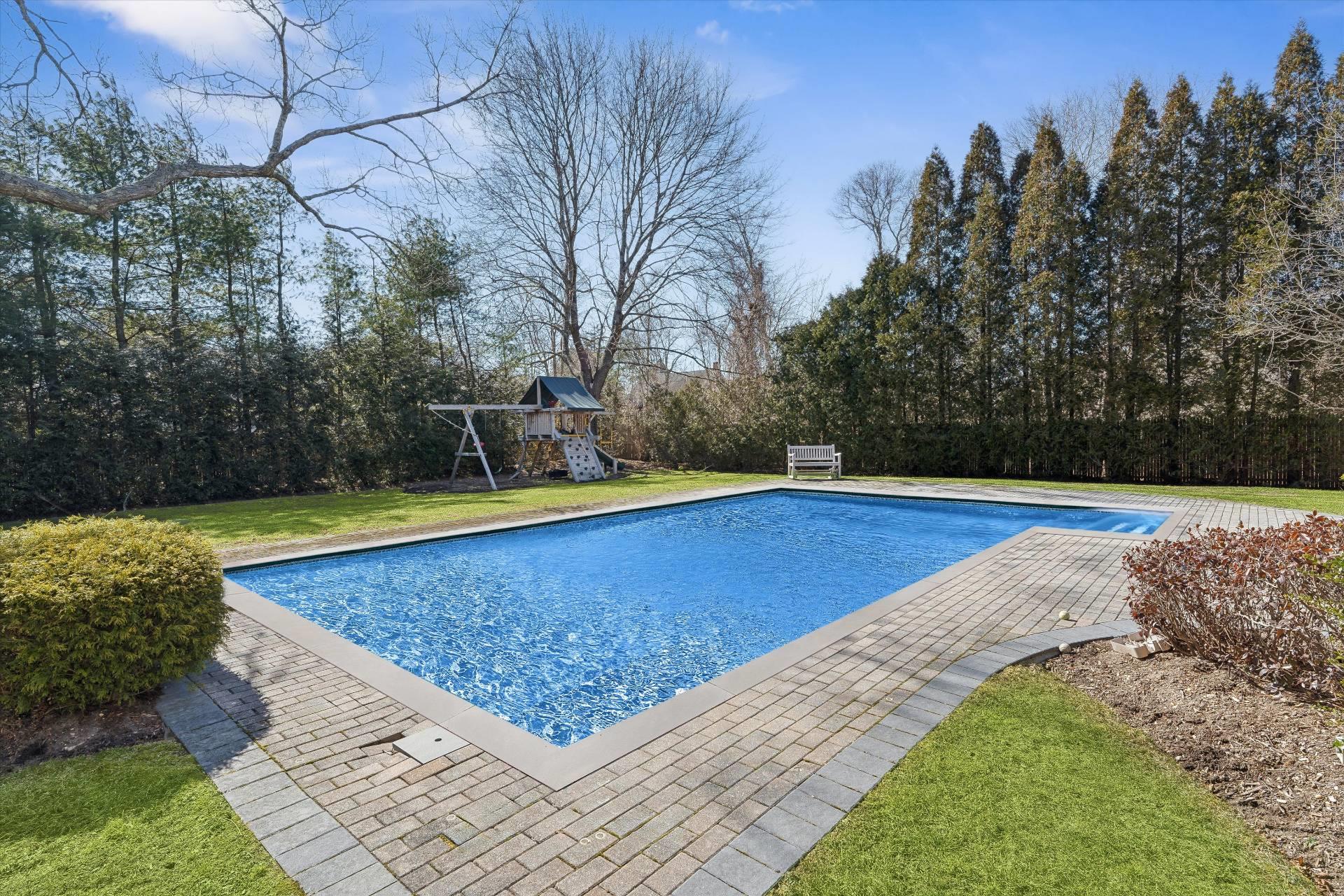 50 Old Meeting House Road, Quogue, NY 11959