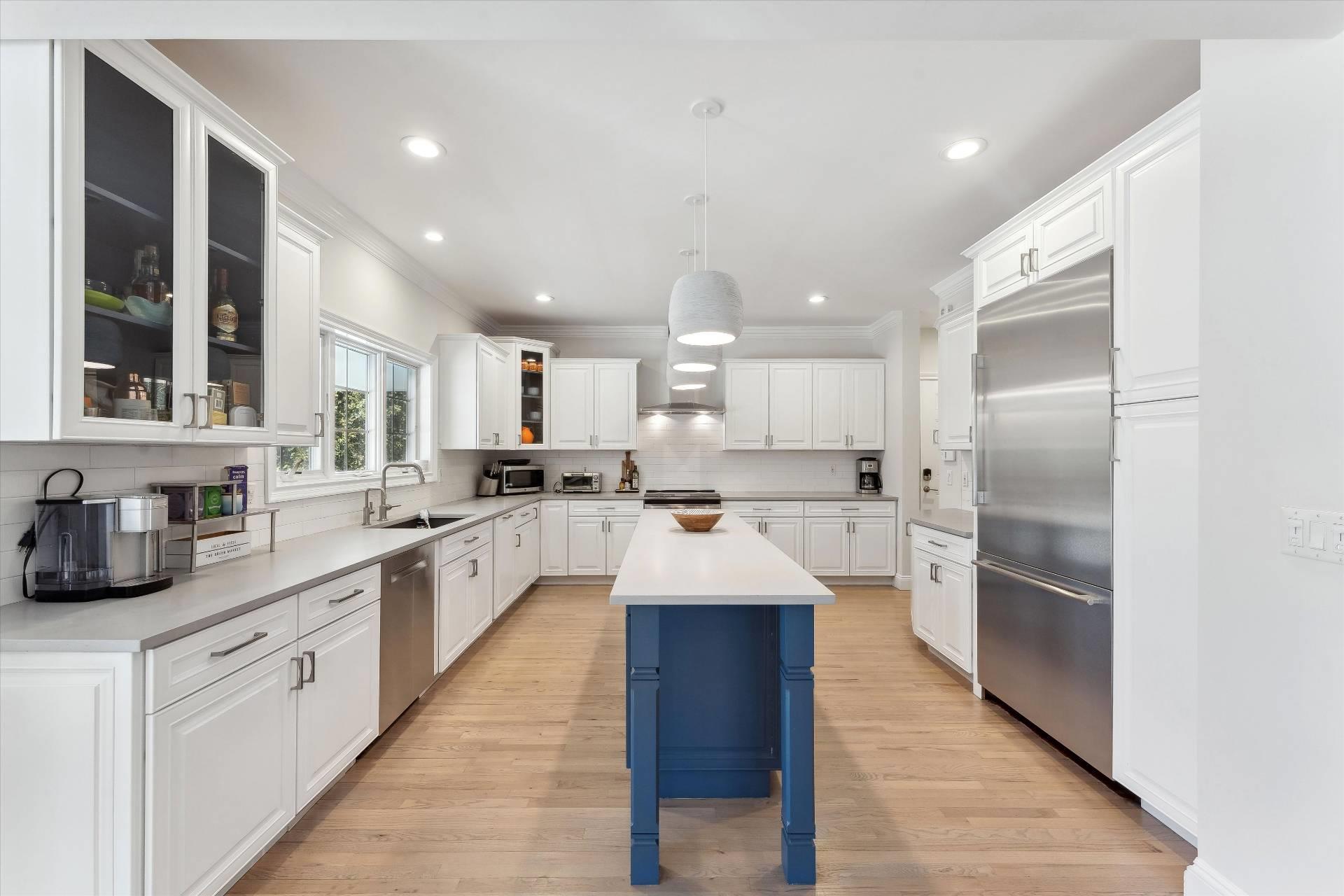 50 Old Meeting House Road, Quogue, NY 11959