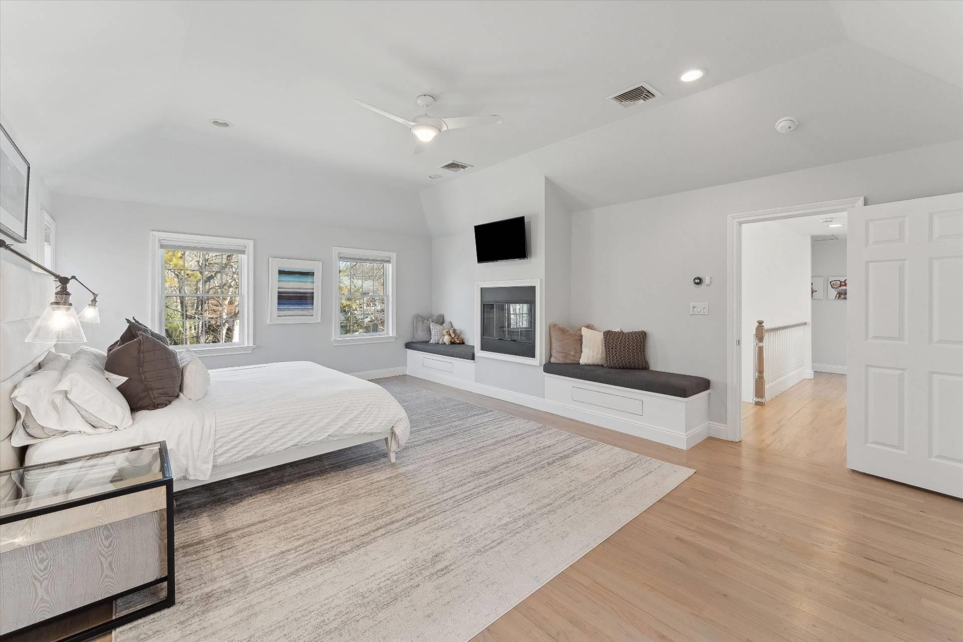 50 Old Meeting House Road, Quogue, NY 11959