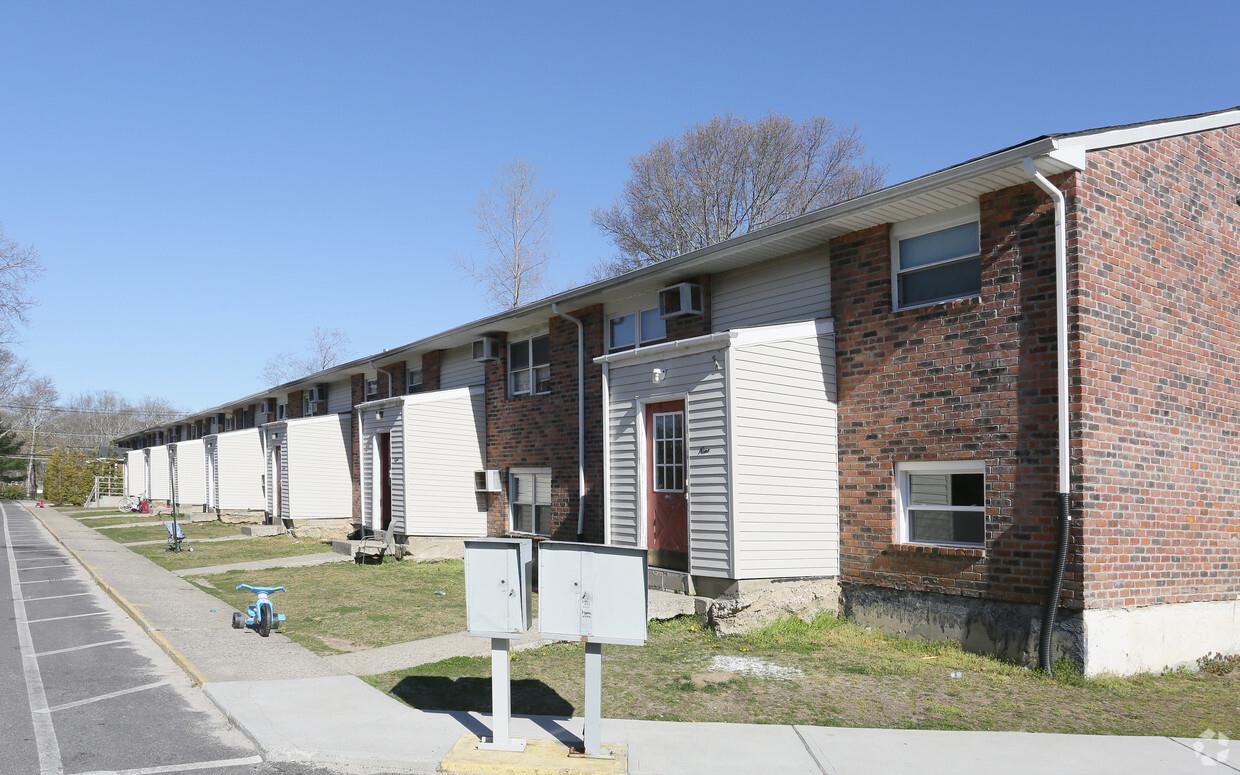 62 Oak Street, Westhampton Beach, NY 11978