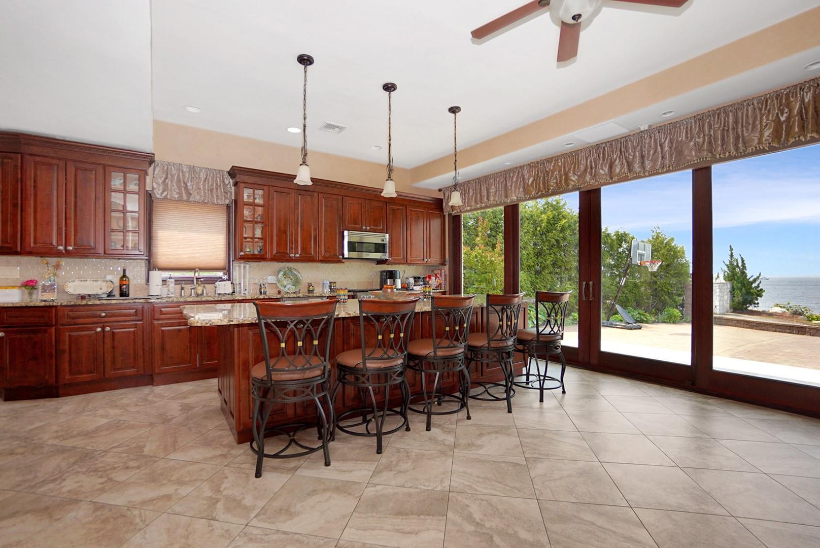 545 Arbutus Ave, Staten Island, NY, Staten Island, NY 10312