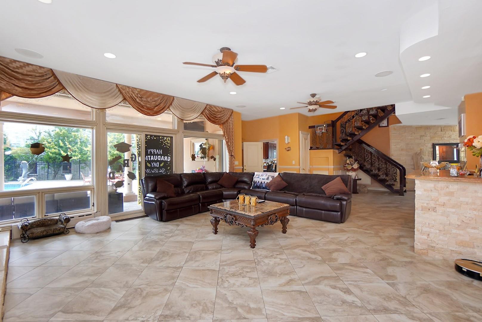 545 Arbutus Ave, Staten Island, NY, Staten Island, NY 10312