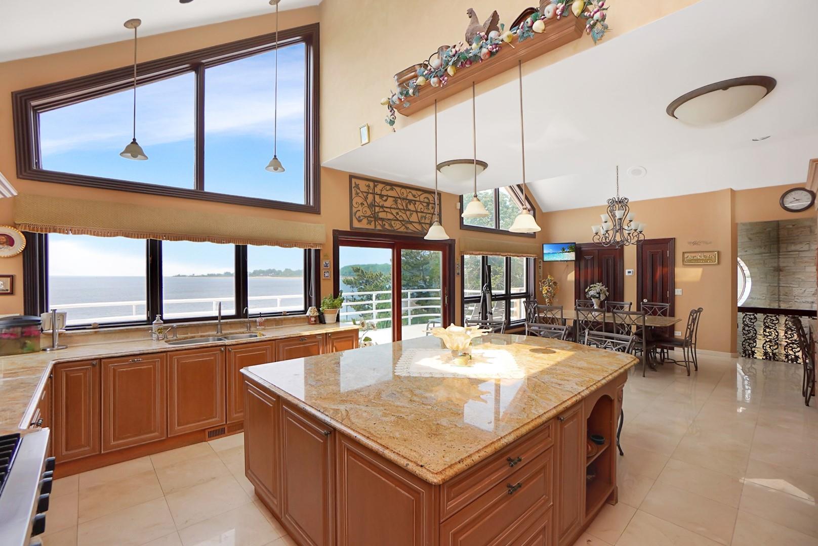 545 Arbutus Ave, Staten Island, NY, Staten Island, NY 10312