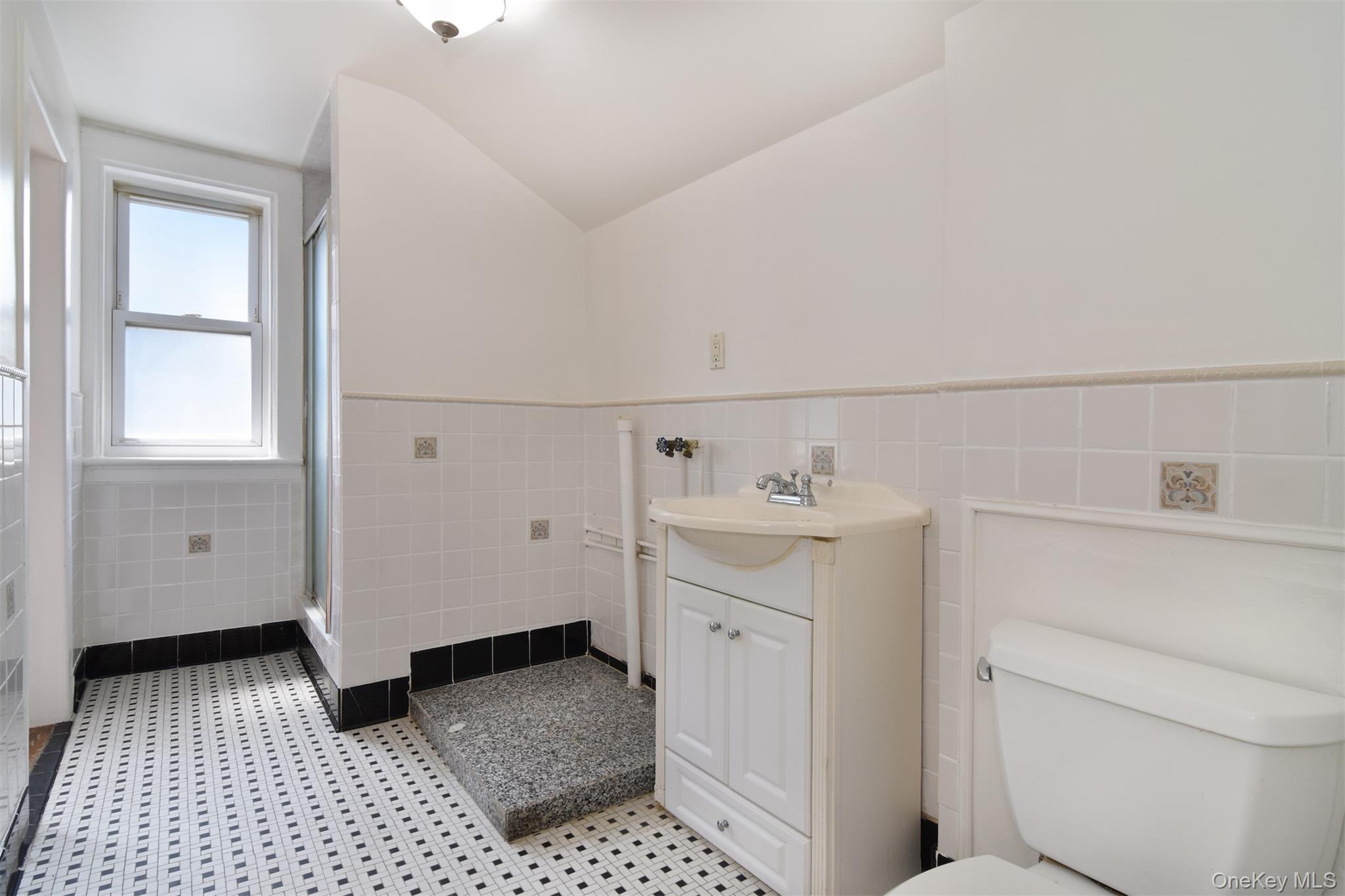 19 Primrose Avenue, Mount Vernon, NY 10552