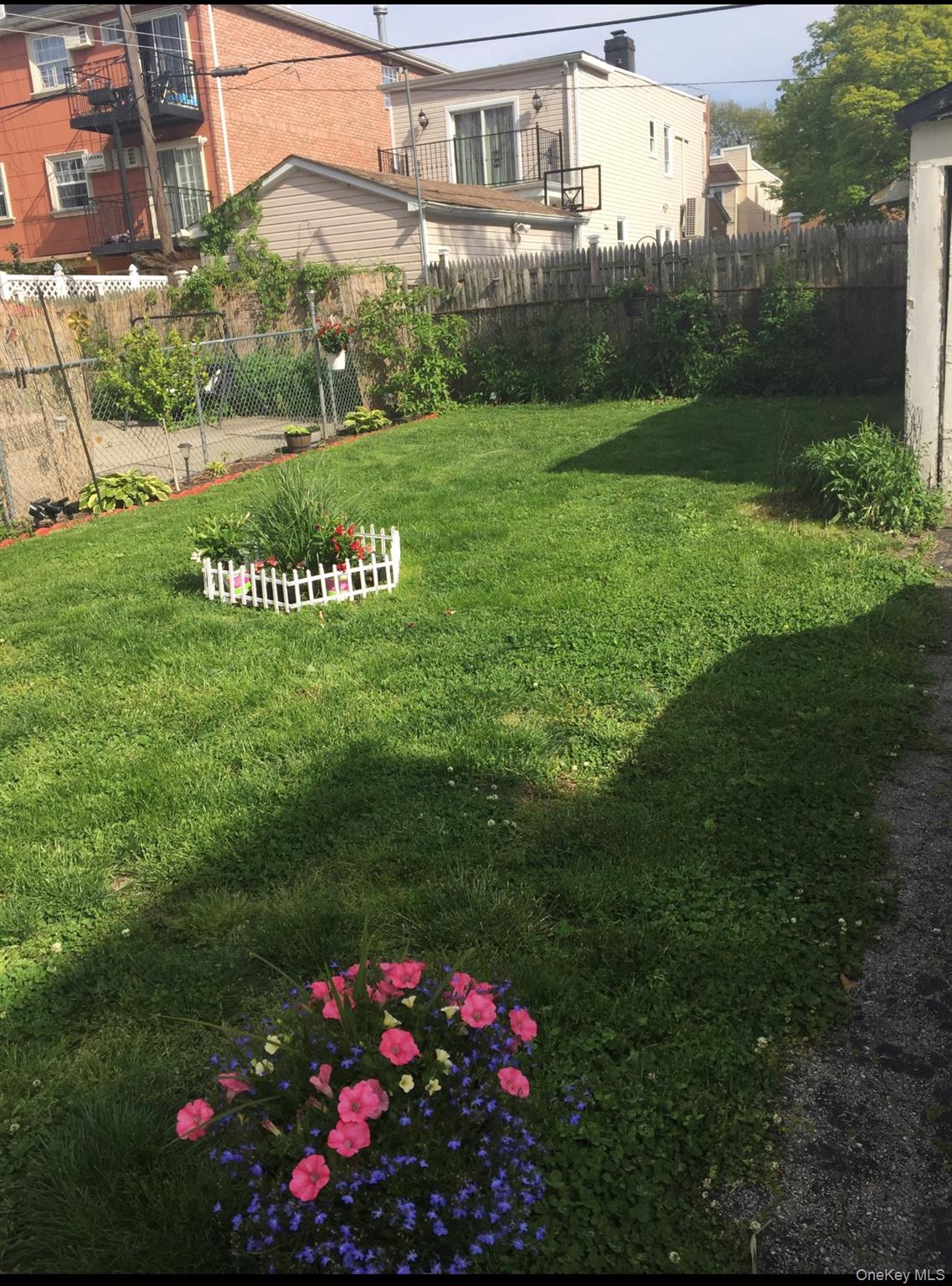 5844 78th Avenue, Glendale, NY 11385