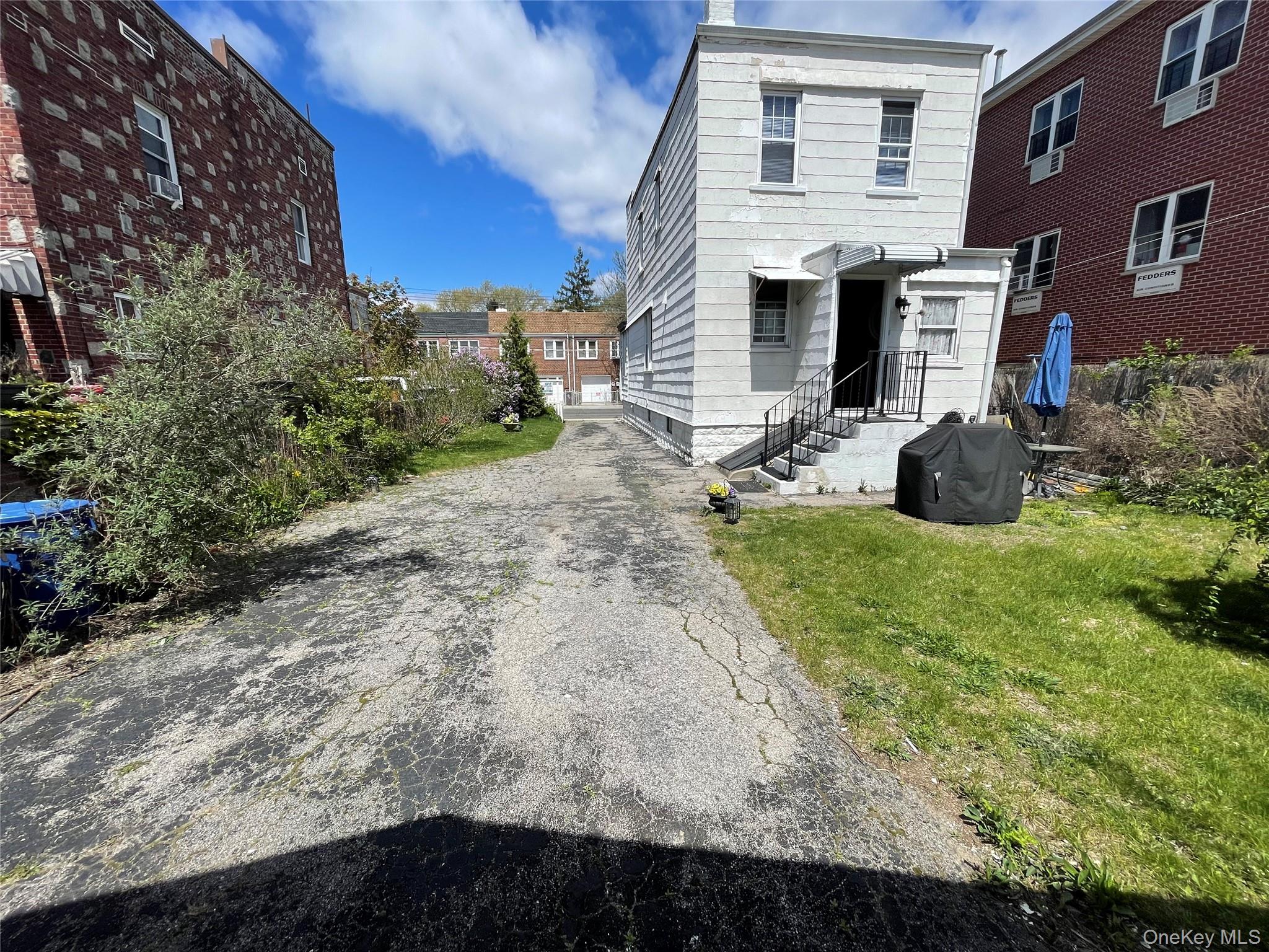 5844 78th Avenue, Glendale, NY 11385