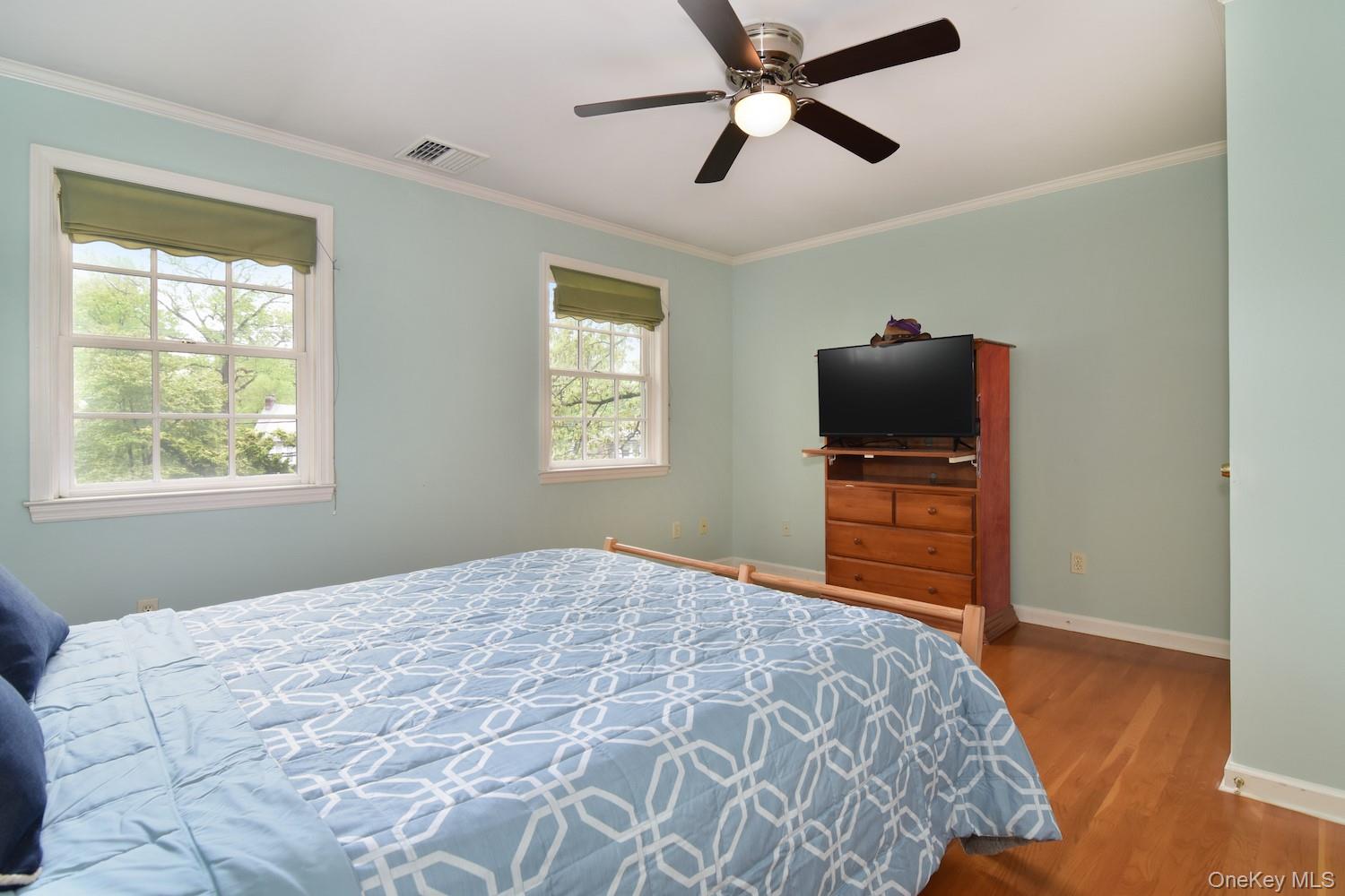 6 Hazen Street, Pelham, NY 10803