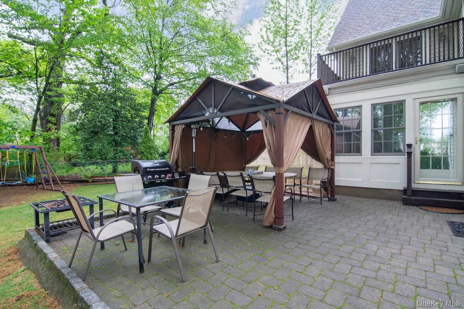 6 Hazen Street, Pelham, NY 10803