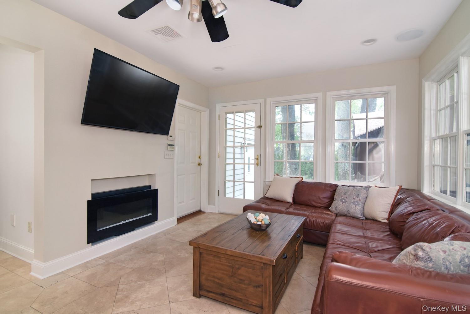 6 Hazen Street, Pelham, NY 10803