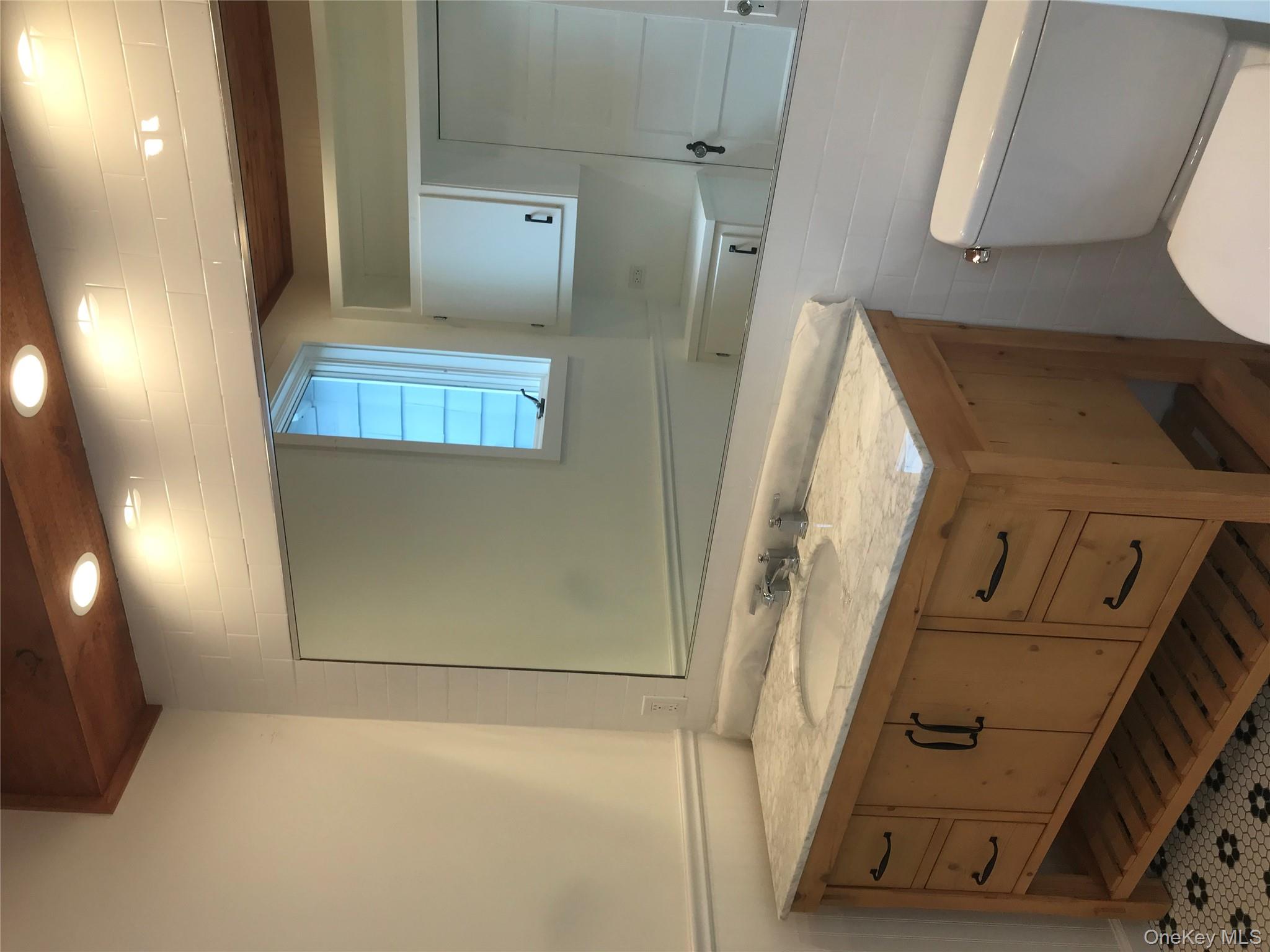 33 Dune Way, Seaview, NY 11770