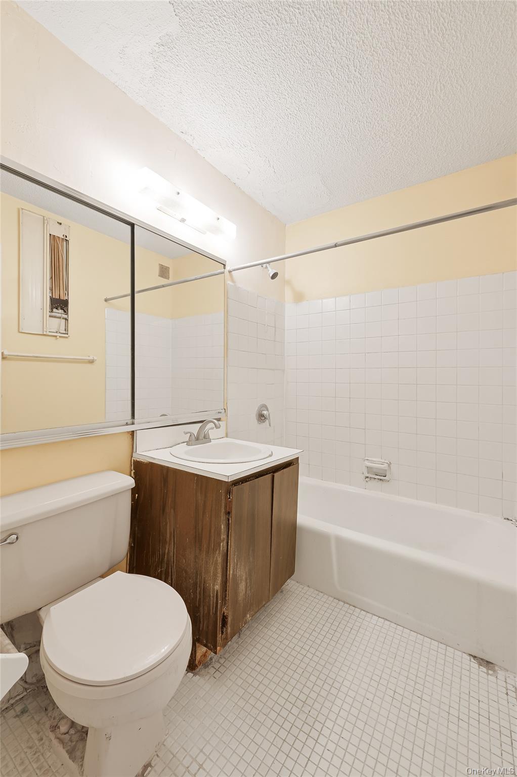 118-17 Union Turnpike # 5D, Forest Hills, NY 11375