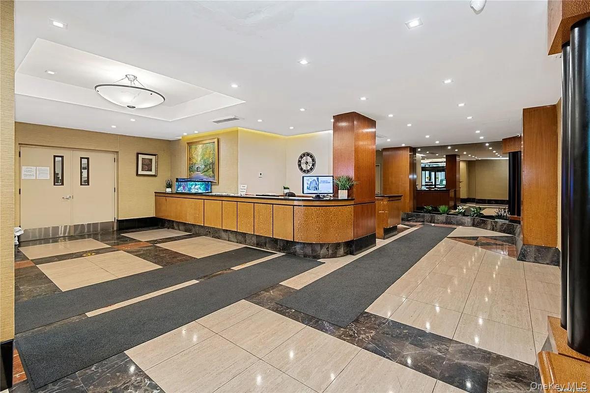 118-17 Union Turnpike # 5D, Forest Hills, NY 11375