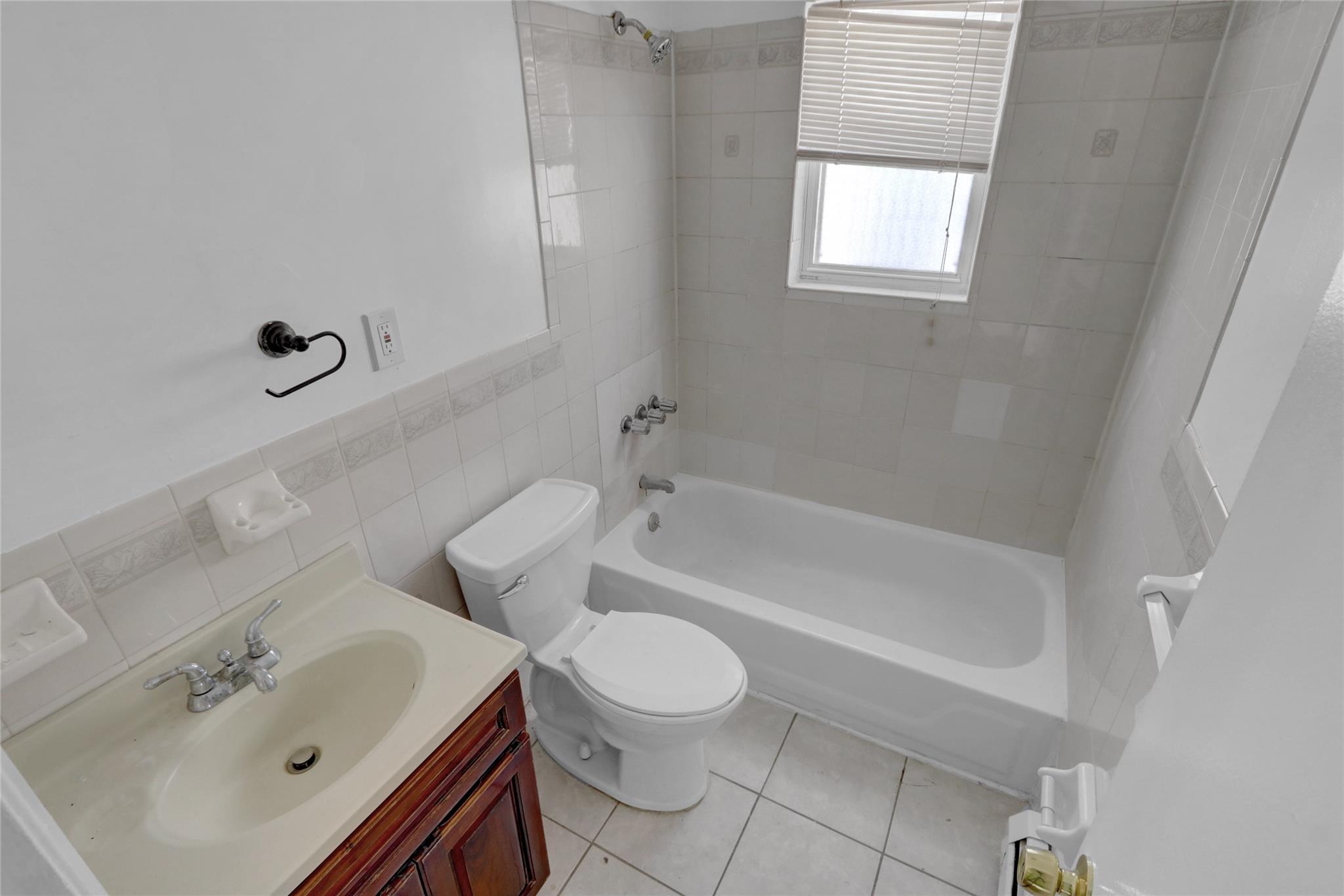 111-66 166th street 166th Street Jamaica, NY 11433, Jamaica Hills, NY 11433