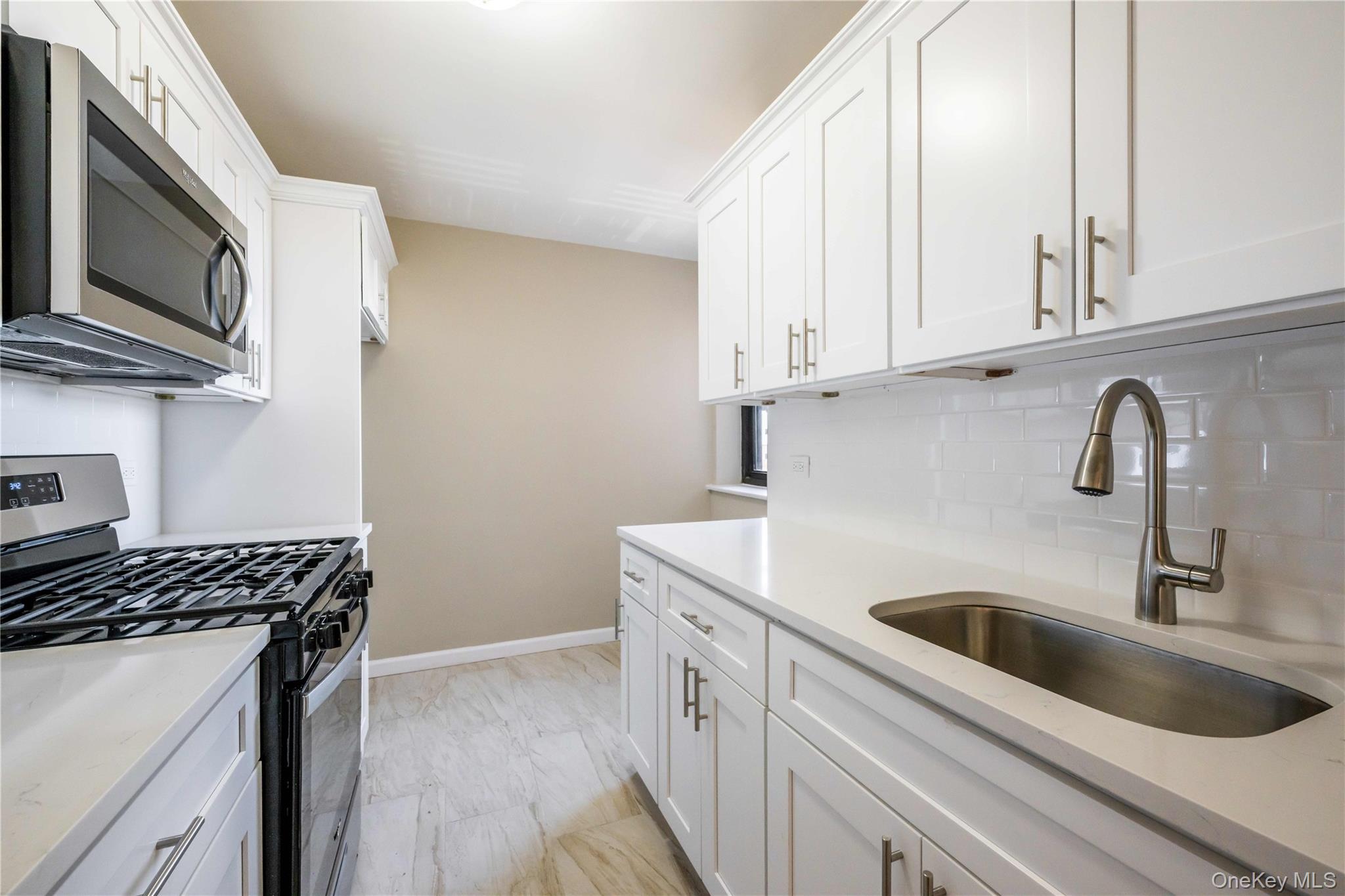 202-35 Foot Hill Ave # B42, Hollis, NY 11423