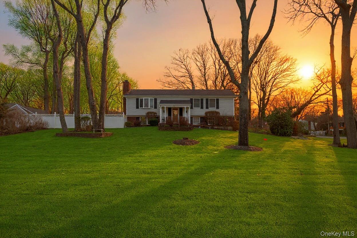 23 Franko Lane, Setauket, NY 11733