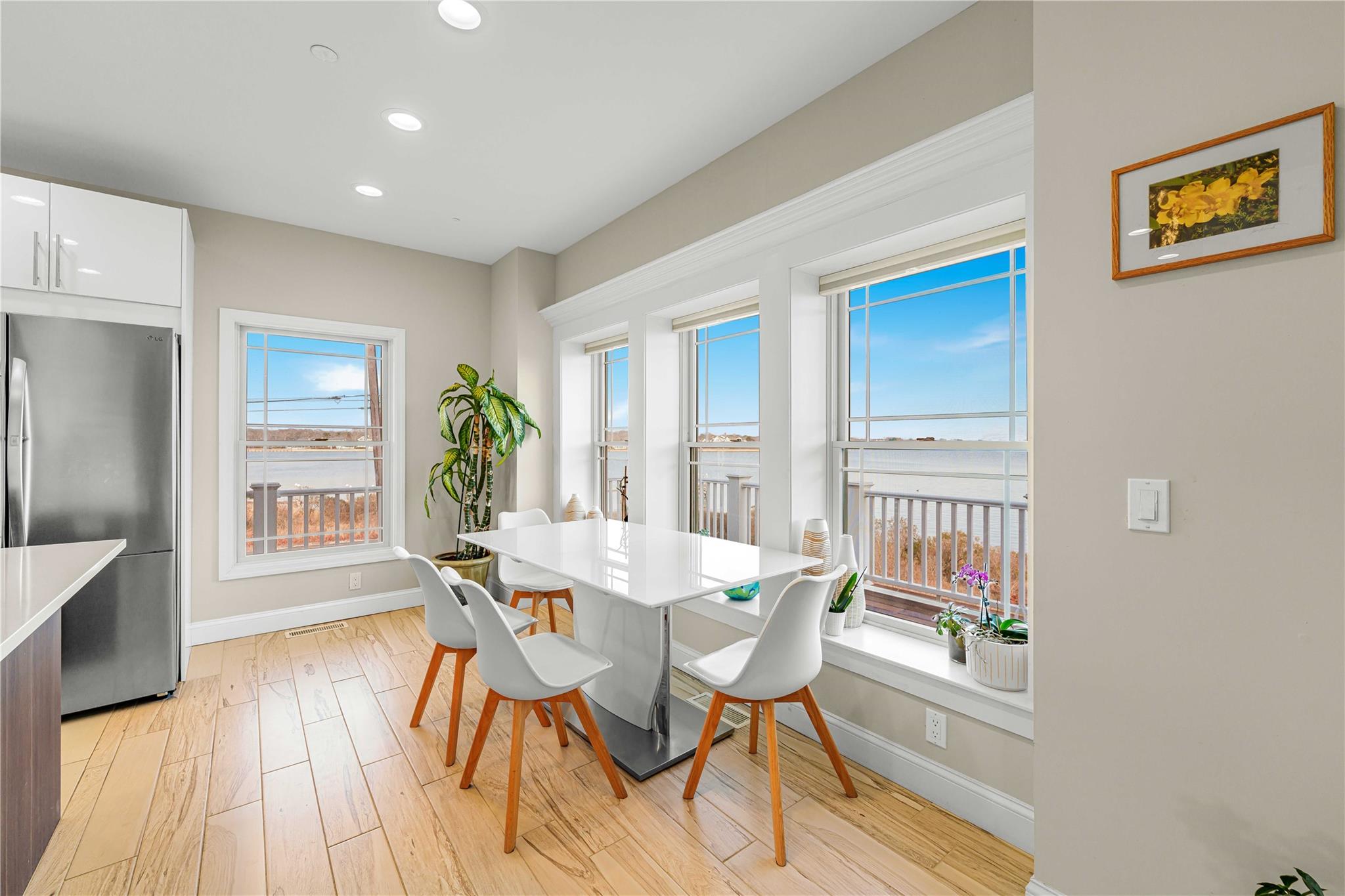 20 Ludlow Lane, Hampton Bays, NY 11946