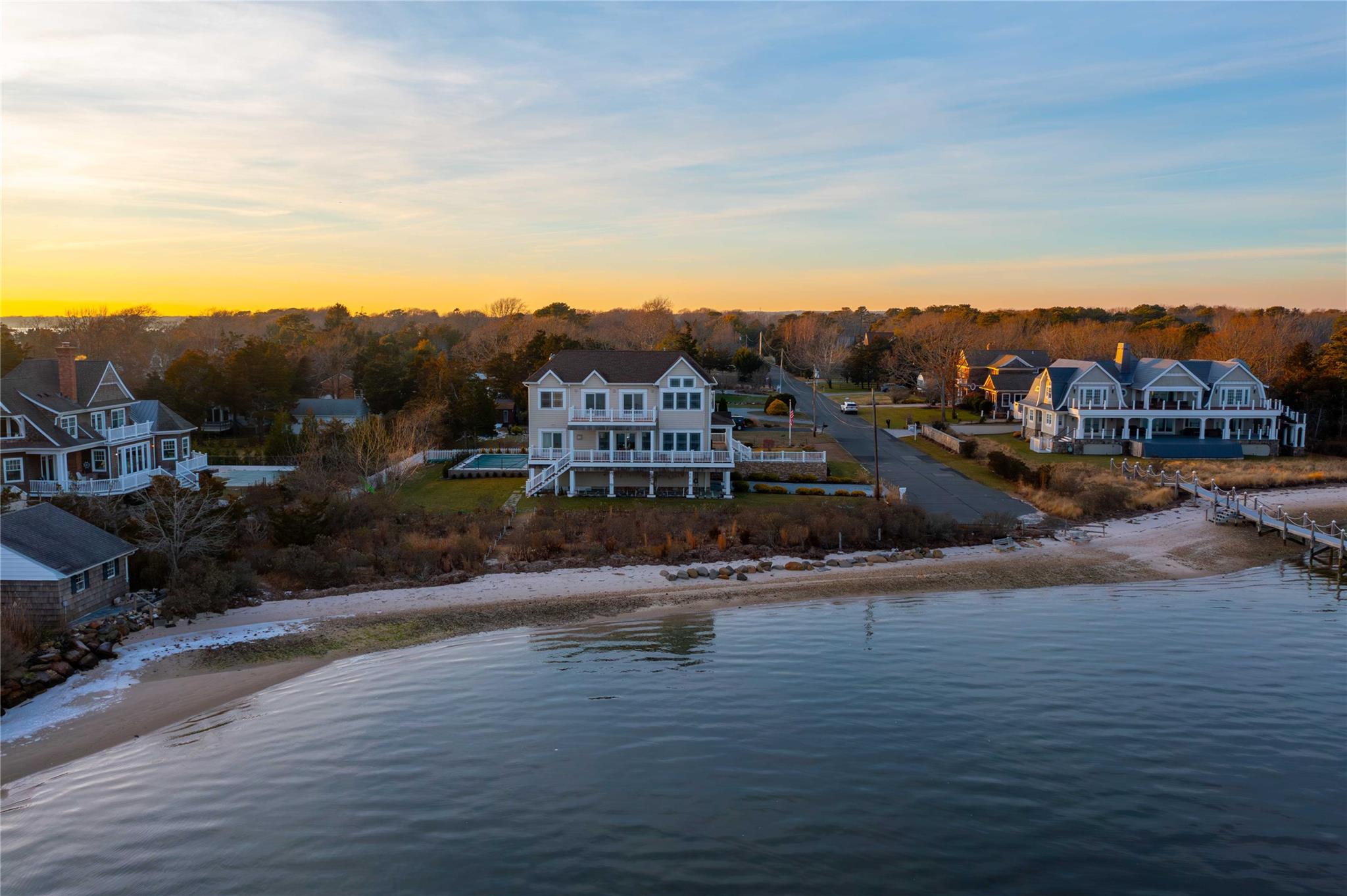 20 Ludlow Lane, Hampton Bays, NY 11946