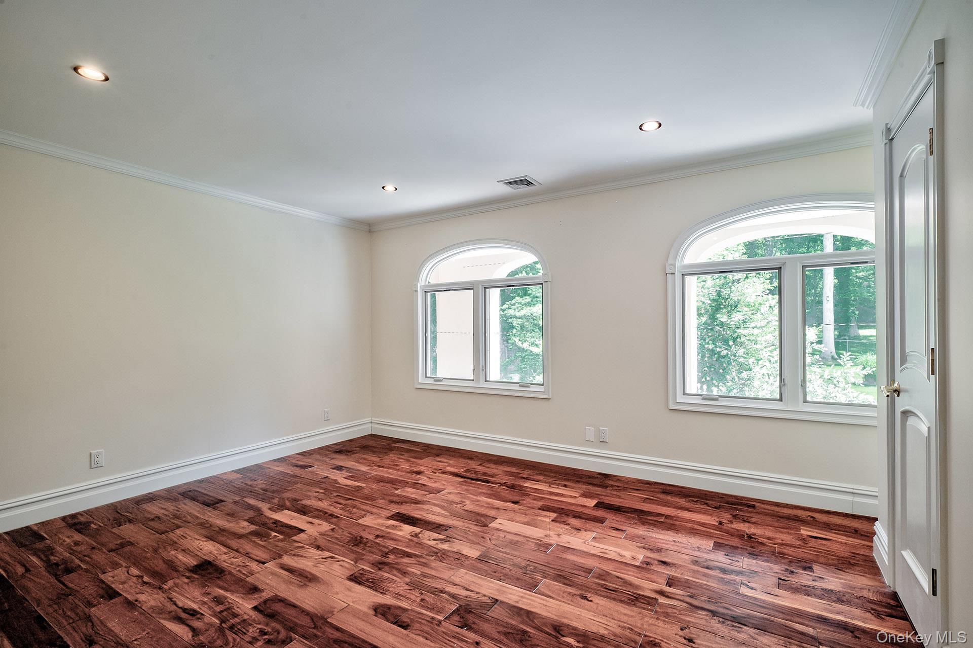 262 Harbor Acres Road, Port Washington, NY 11050