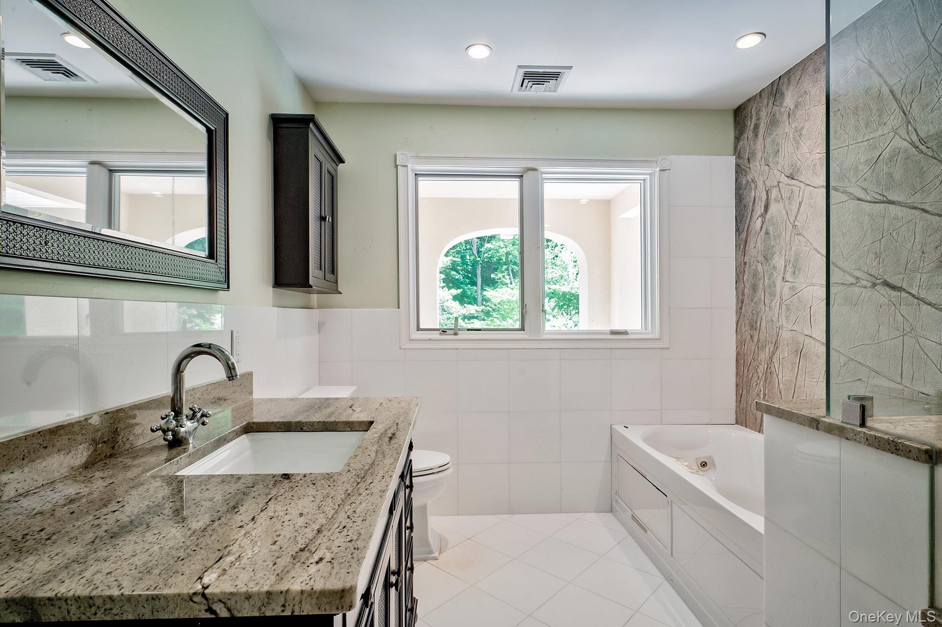 262 Harbor Acres Road, Port Washington, NY 11050