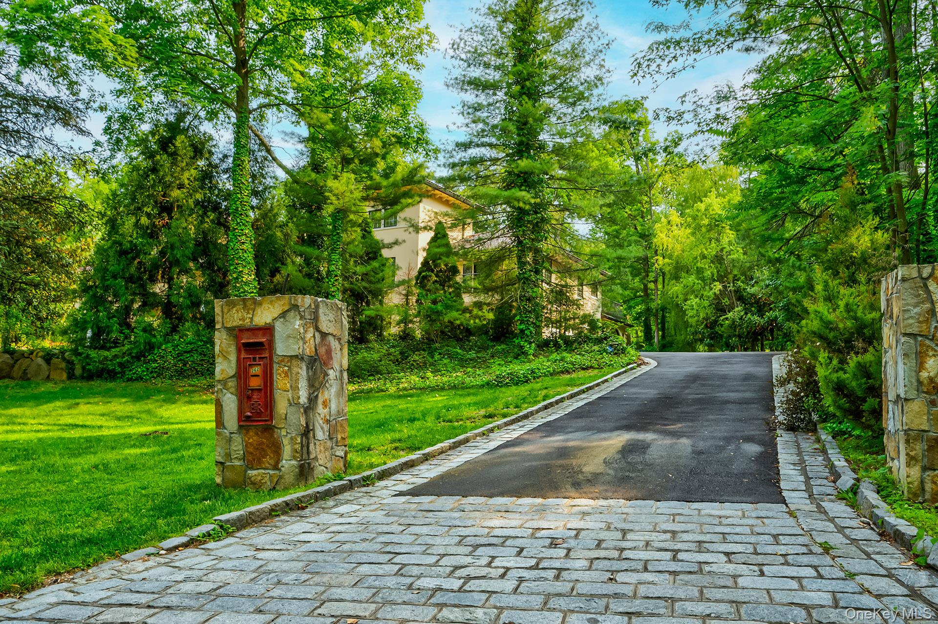 262 Harbor Acres Road, Port Washington, NY 11050