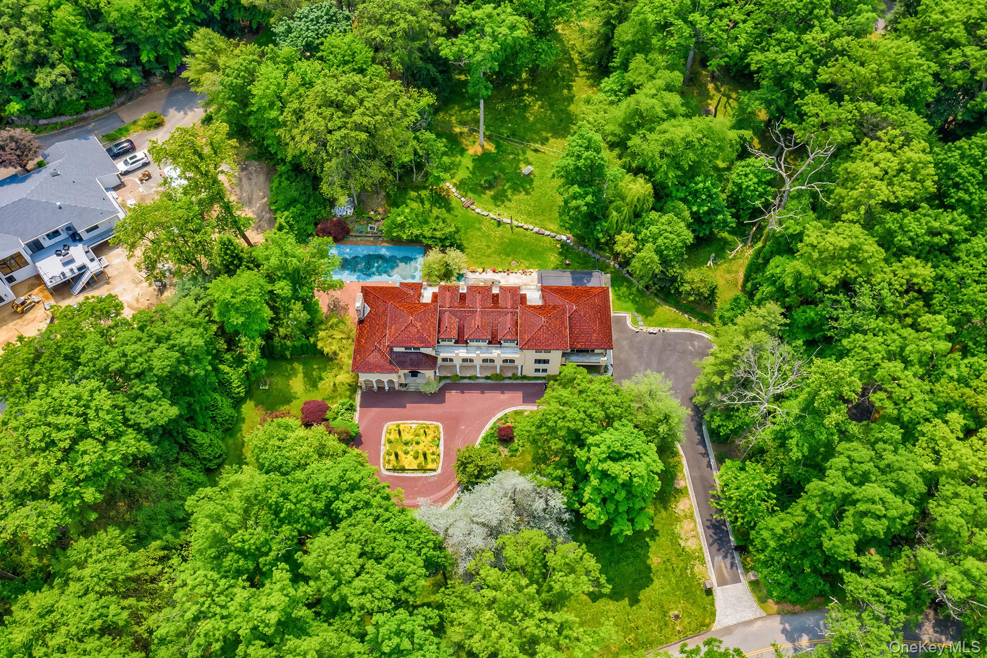 262 Harbor Acres Road, Port Washington, NY 11050