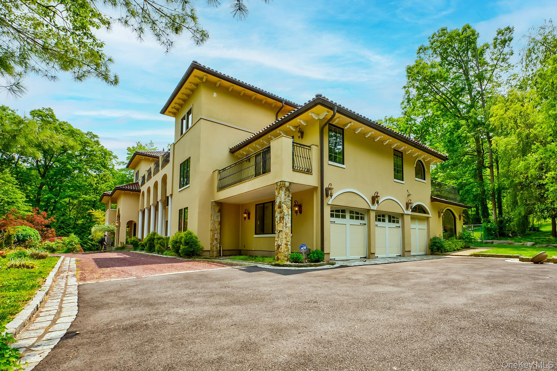 262 Harbor Acres Road, Port Washington, NY 11050