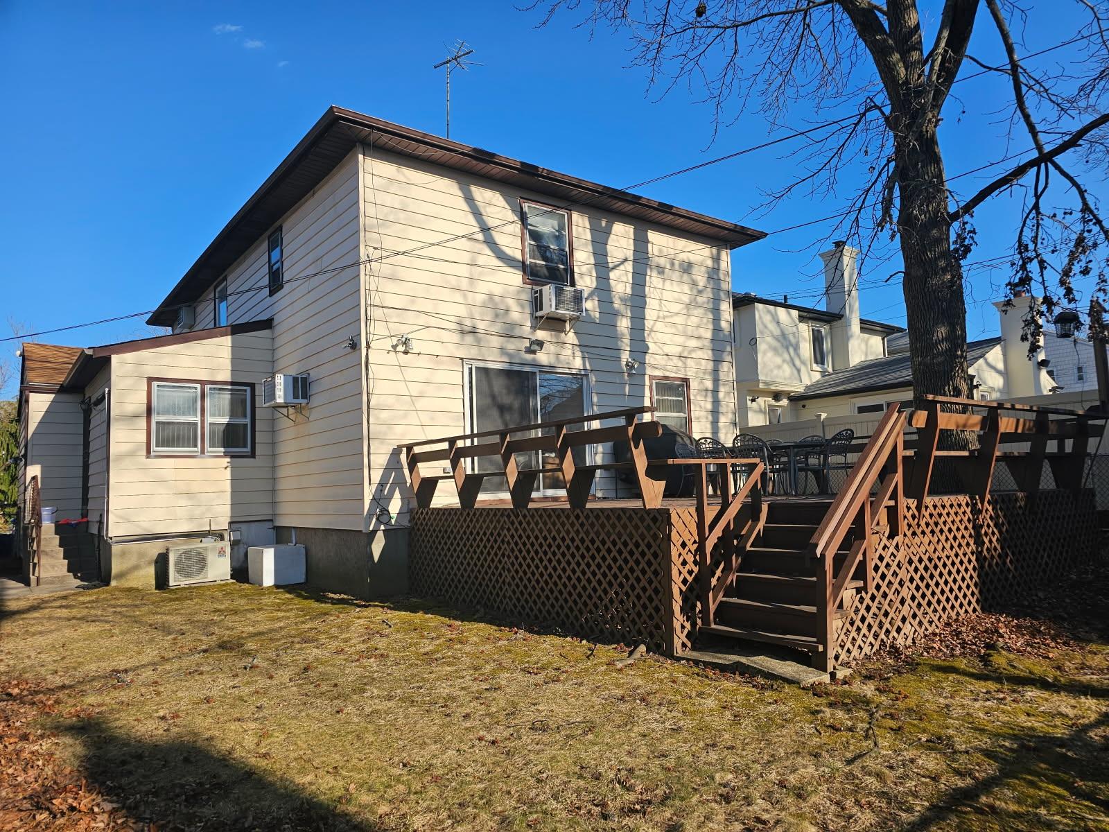 79-06 214 Street, Oakland Gardens, NY 11364