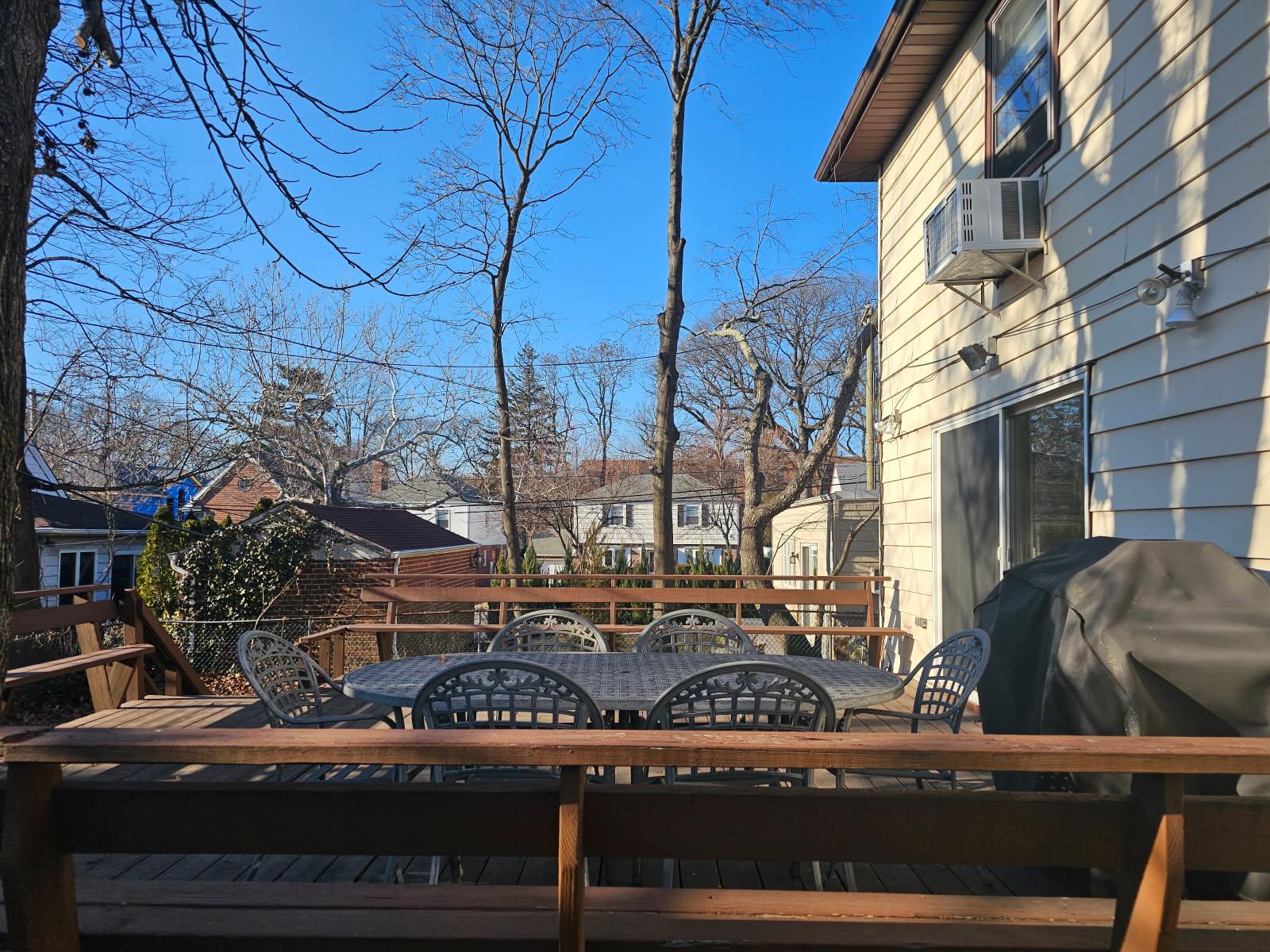 79-06 214 Street, Oakland Gardens, NY 11364